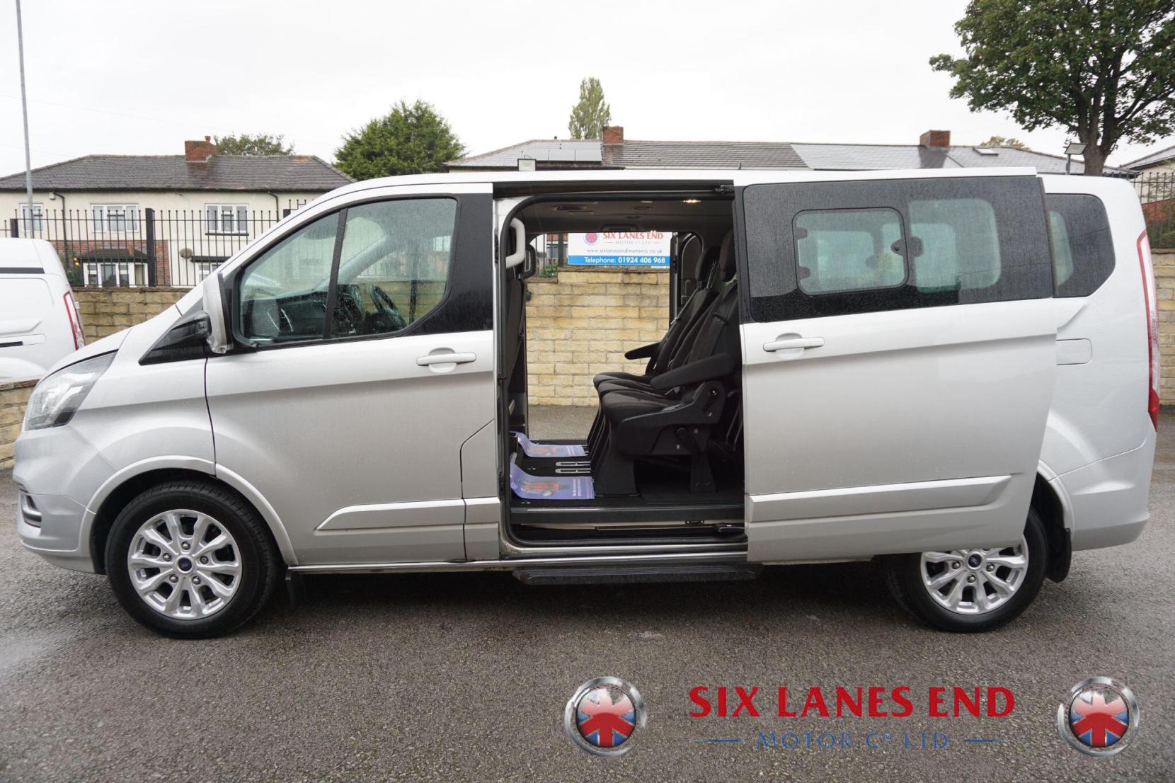 Ford Tourneo Custom 2.0 320 EcoBlue Titanium Minibus Double Cab 5dr Diesel Manual L2 Euro 6 (s/s) (130 ps)