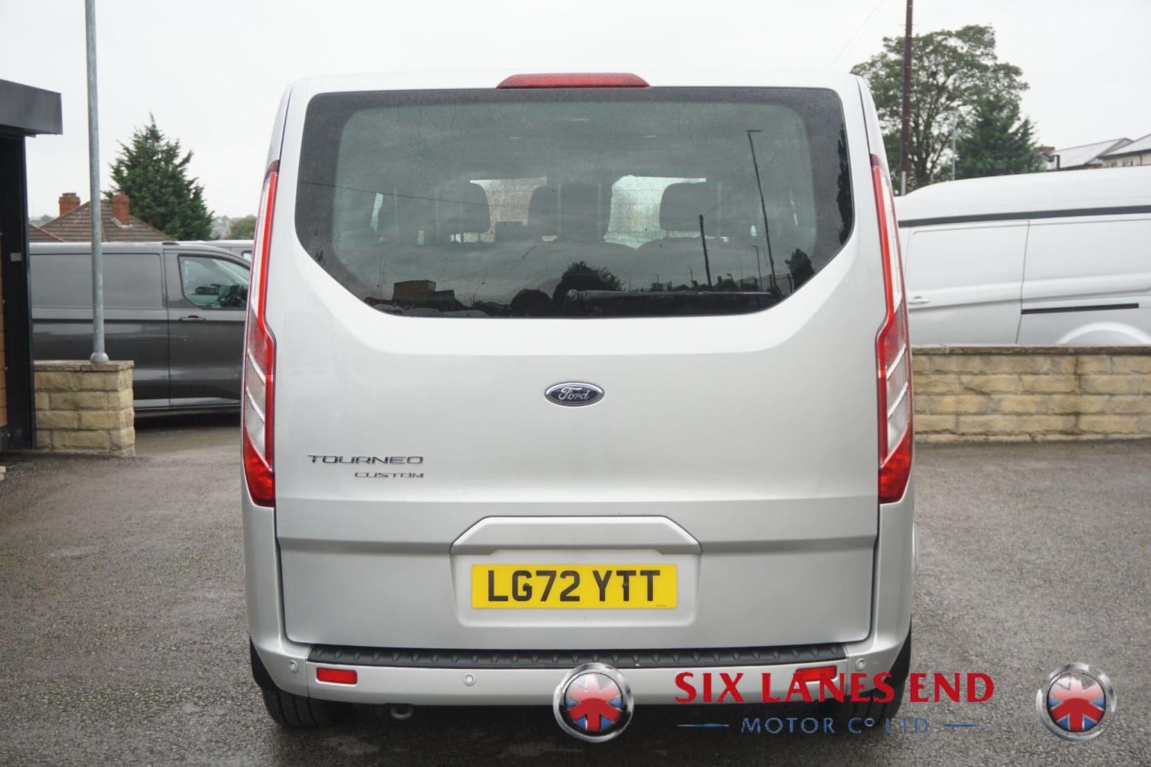 Ford Tourneo Custom 2.0 320 EcoBlue Titanium Minibus Double Cab 5dr Diesel Manual L2 Euro 6 (s/s) (130 ps)