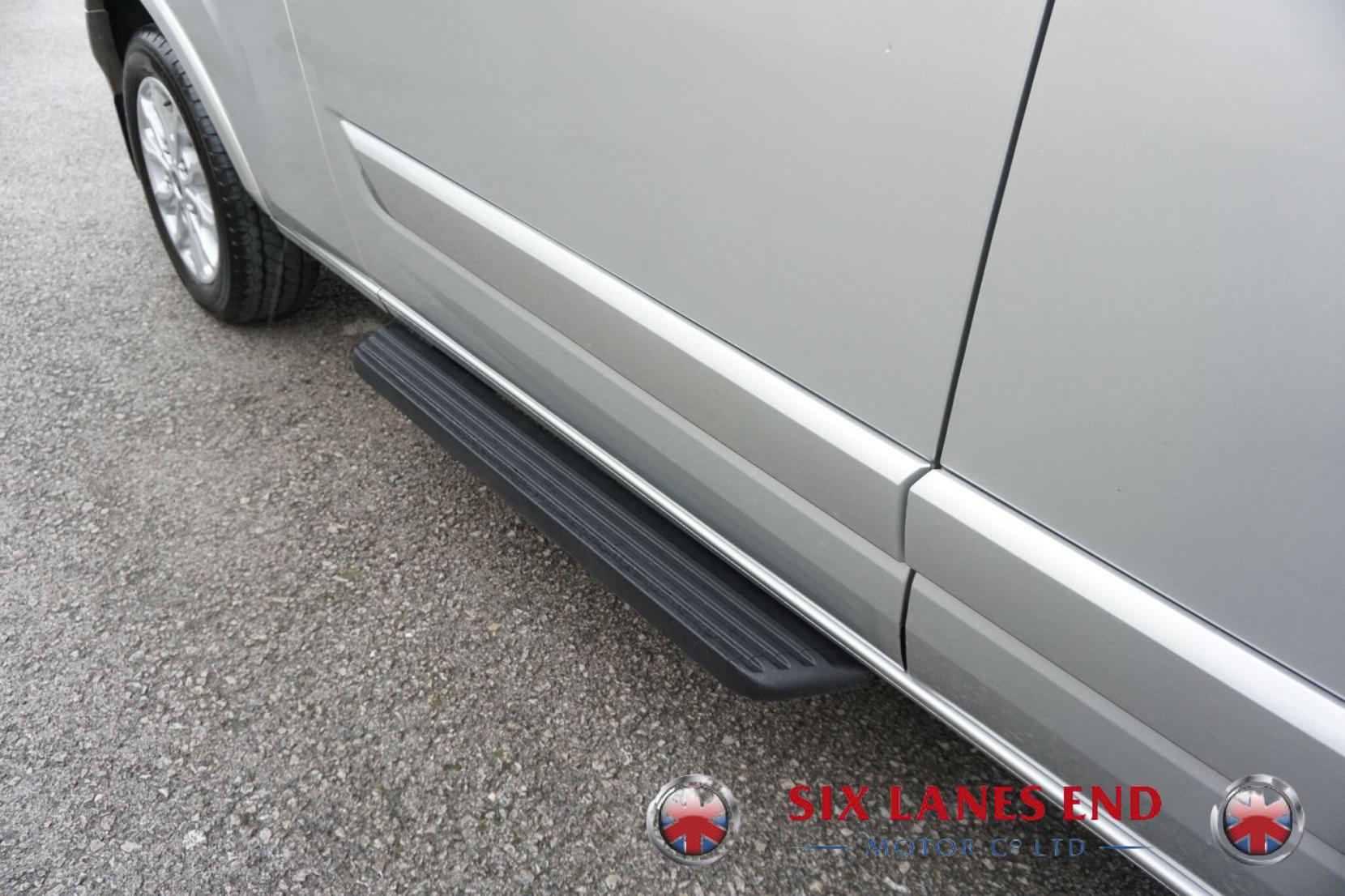 Ford Tourneo Custom 2.0 320 EcoBlue Titanium Minibus Double Cab 5dr Diesel Manual L2 Euro 6 (s/s) (130 ps)