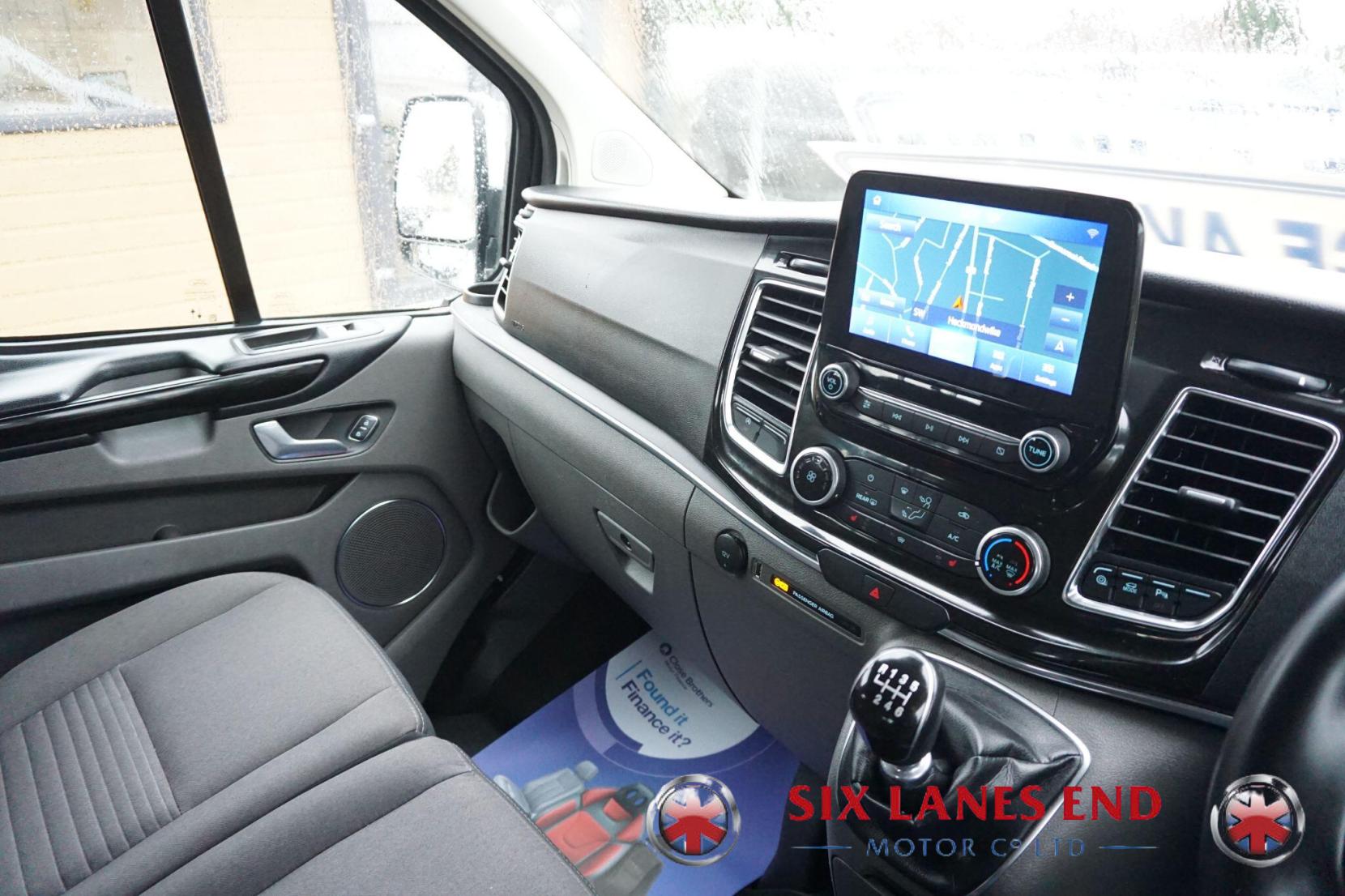 Ford Tourneo Custom 2.0 320 EcoBlue Titanium Minibus Double Cab 5dr Diesel Manual L2 Euro 6 (s/s) (130 ps)