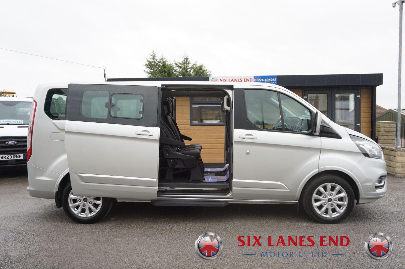 Ford Tourneo Custom 2.0 320 EcoBlue Titanium Minibus Double Cab 5dr Diesel Manual L2 Euro 6 (s/s) (130 ps)