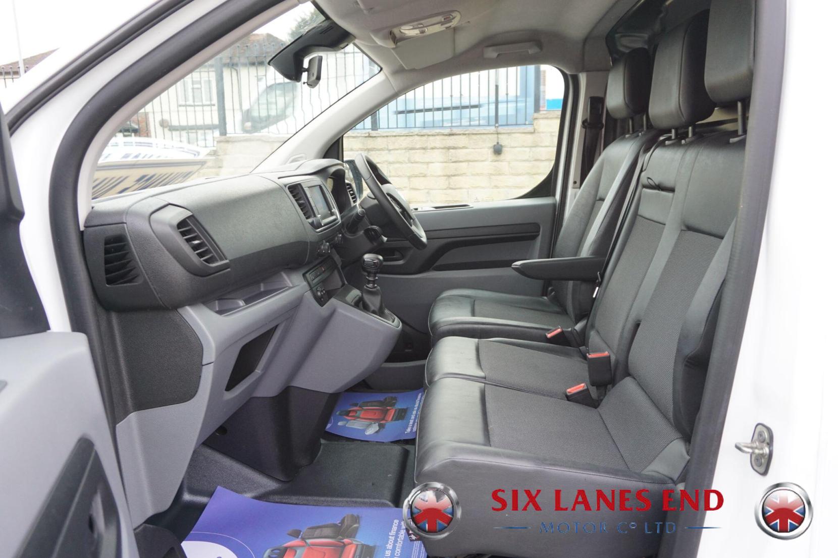 Vauxhall Vivaro 1.5 Turbo D 2900 Sportive Panel Van 5dr Diesel Manual L2 H1 Euro 6 (s/s) (100 ps)