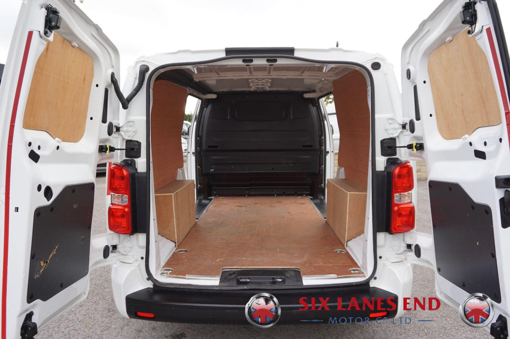 Vauxhall Vivaro 1.5 Turbo D 2900 Sportive Panel Van 5dr Diesel Manual L2 H1 Euro 6 (s/s) (100 ps)