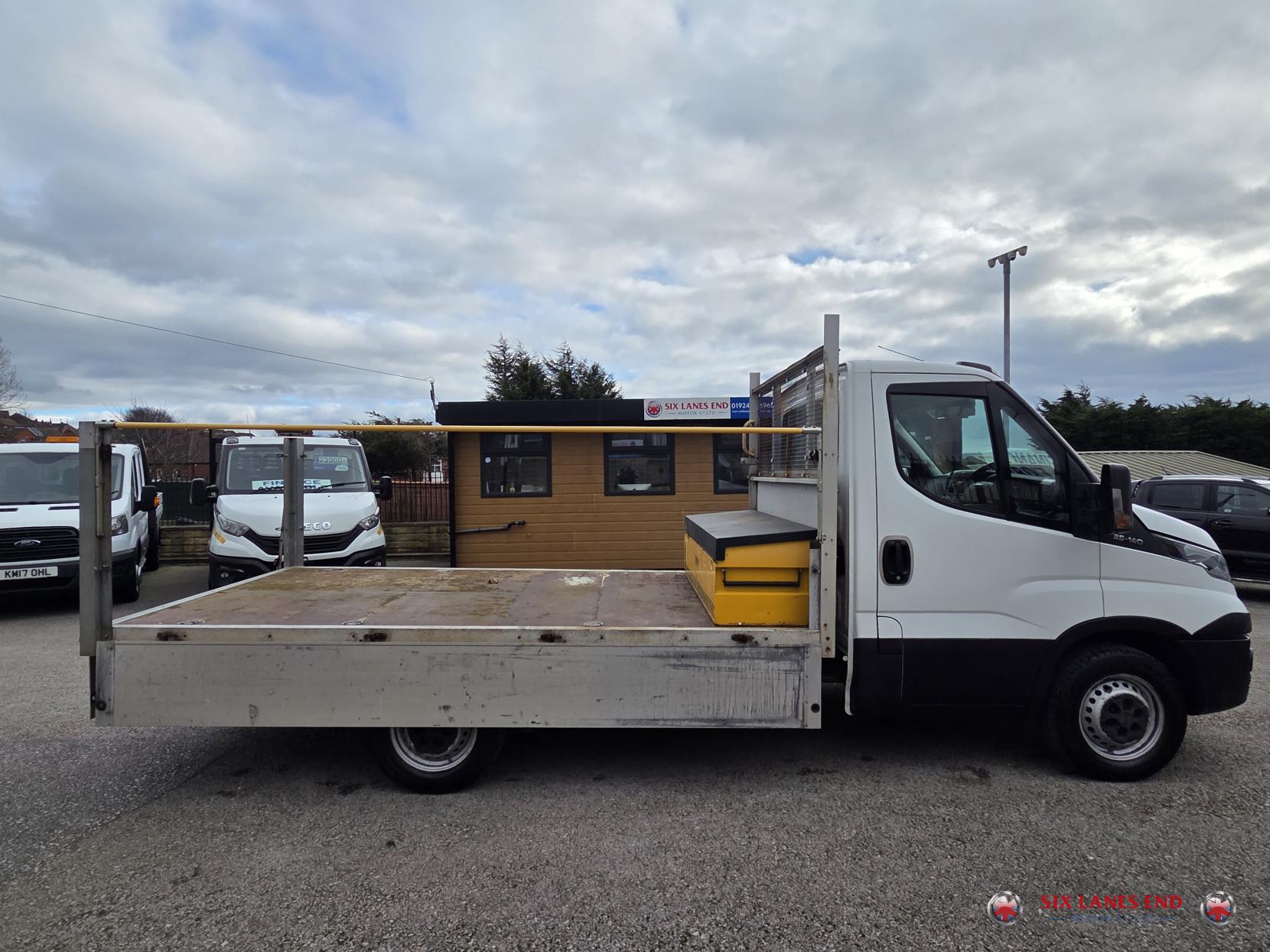 Iveco Daily 2.3D HPI 14V 35S 3450 Chassis Cab 2dr Diesel Manual MWB Euro 6 (s/s) (136 ps)