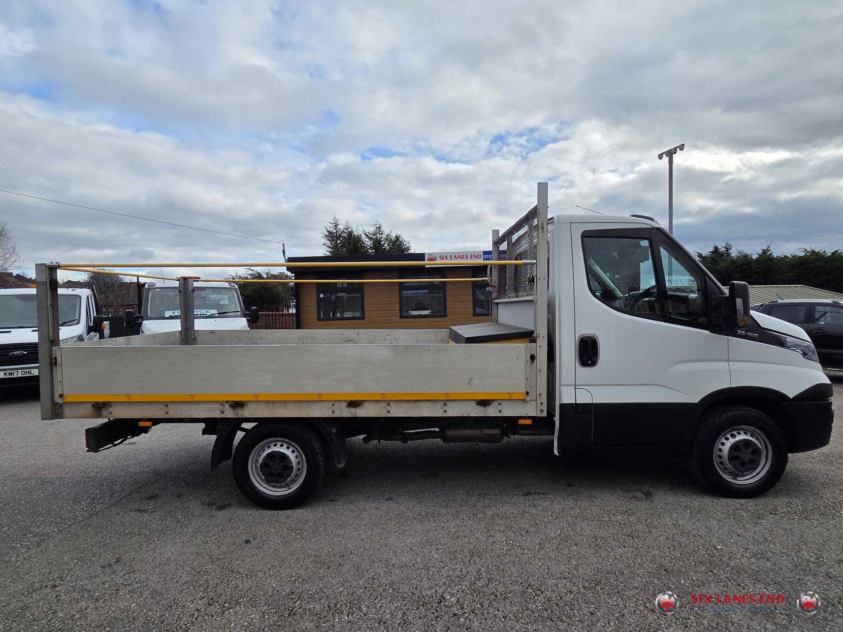 Iveco Daily 2.3D HPI 14V 35S 3450 Chassis Cab 2dr Diesel Manual MWB Euro 6 (s/s) (136 ps)