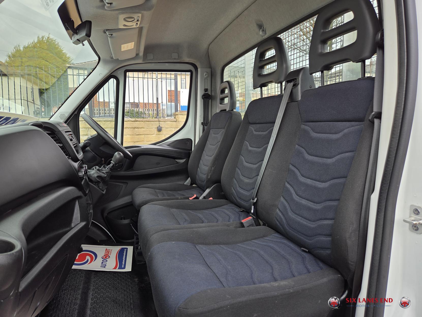 Iveco Daily 2.3D HPI 14V 35S 3450 Chassis Cab 2dr Diesel Manual MWB Euro 6 (s/s) (136 ps)