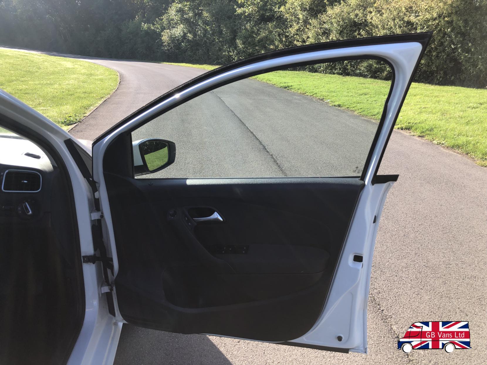 VOLKSWAGEN POLO 1.4 MATCH EDITION HATCHBACK 5DR PETROL MANUAL EURO 5 85 PS 6,095... image 24