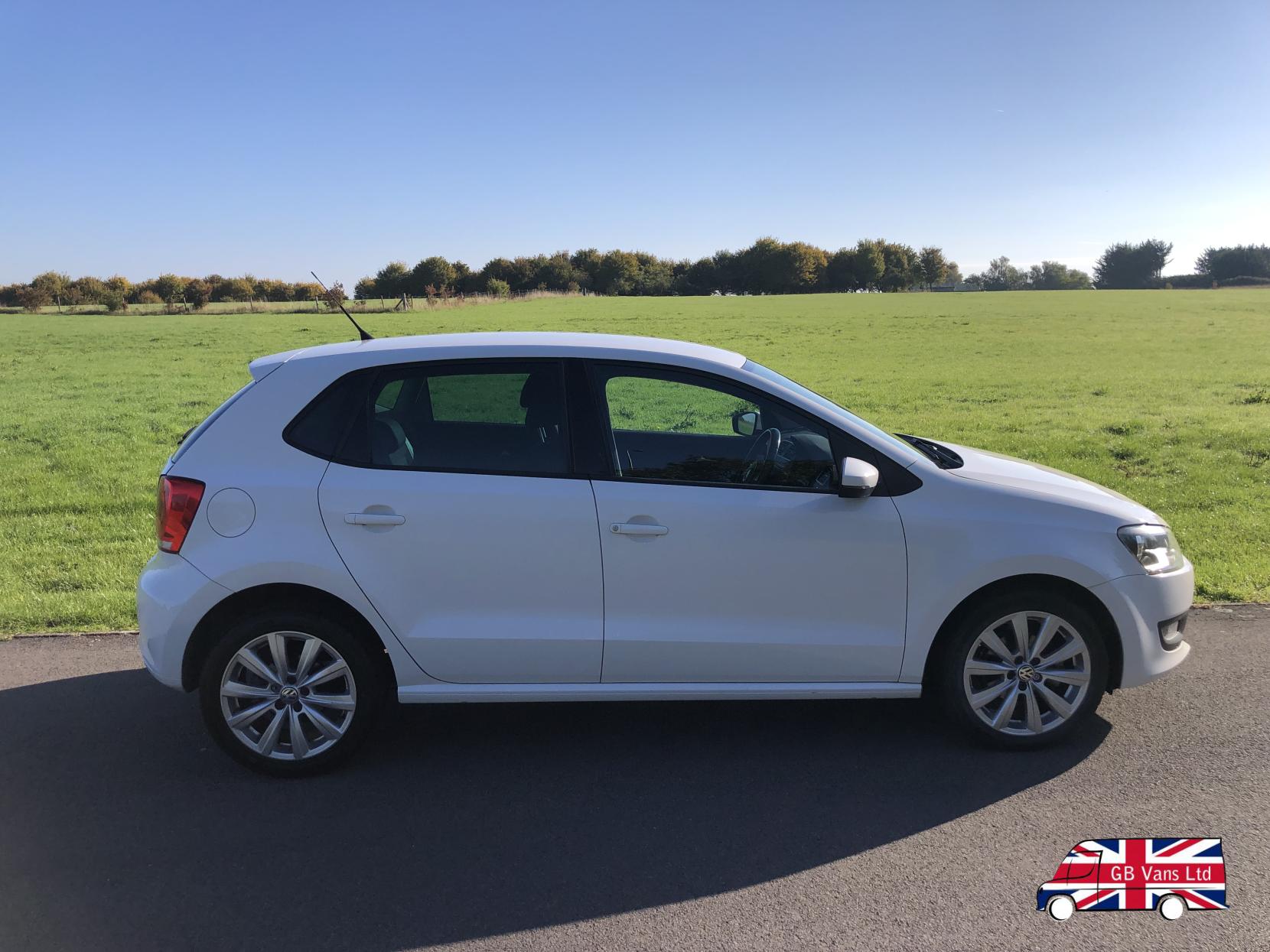 VOLKSWAGEN POLO 1.4 MATCH EDITION HATCHBACK 5DR PETROL MANUAL EURO 5 85 PS 6,095... image 4
