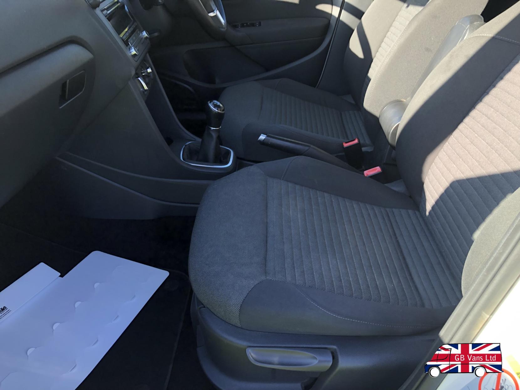 VOLKSWAGEN POLO 1.4 MATCH EDITION HATCHBACK 5DR PETROL MANUAL EURO 5 85 PS 6,095... image 33