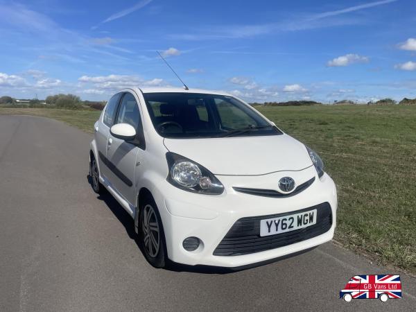 Toyota AYGO 1.0 VVT-i Ice Hatchback 5dr Petrol Manual Euro 5 (67 ps)