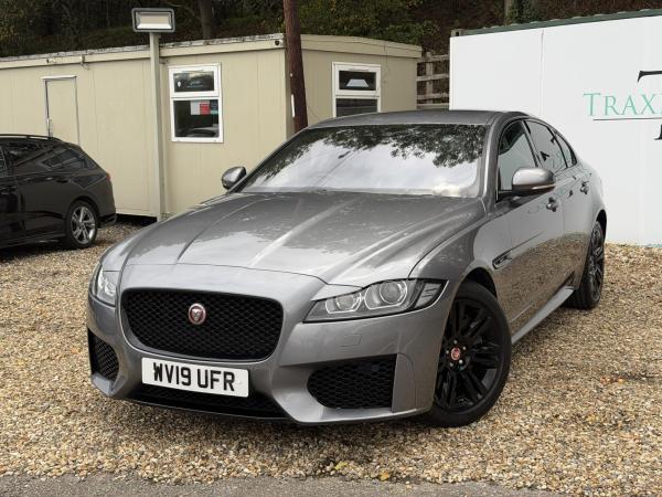 Jaguar XF 2.0i Chequered Flag Saloon 4dr Petrol Auto AWD Euro 6 (s/s) (300 ps)