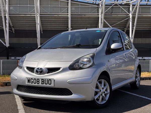 Toyota AYGO 1.0 VVT-i Platinum Hatchback 5dr Petrol Manual Euro 4 (67 bhp)