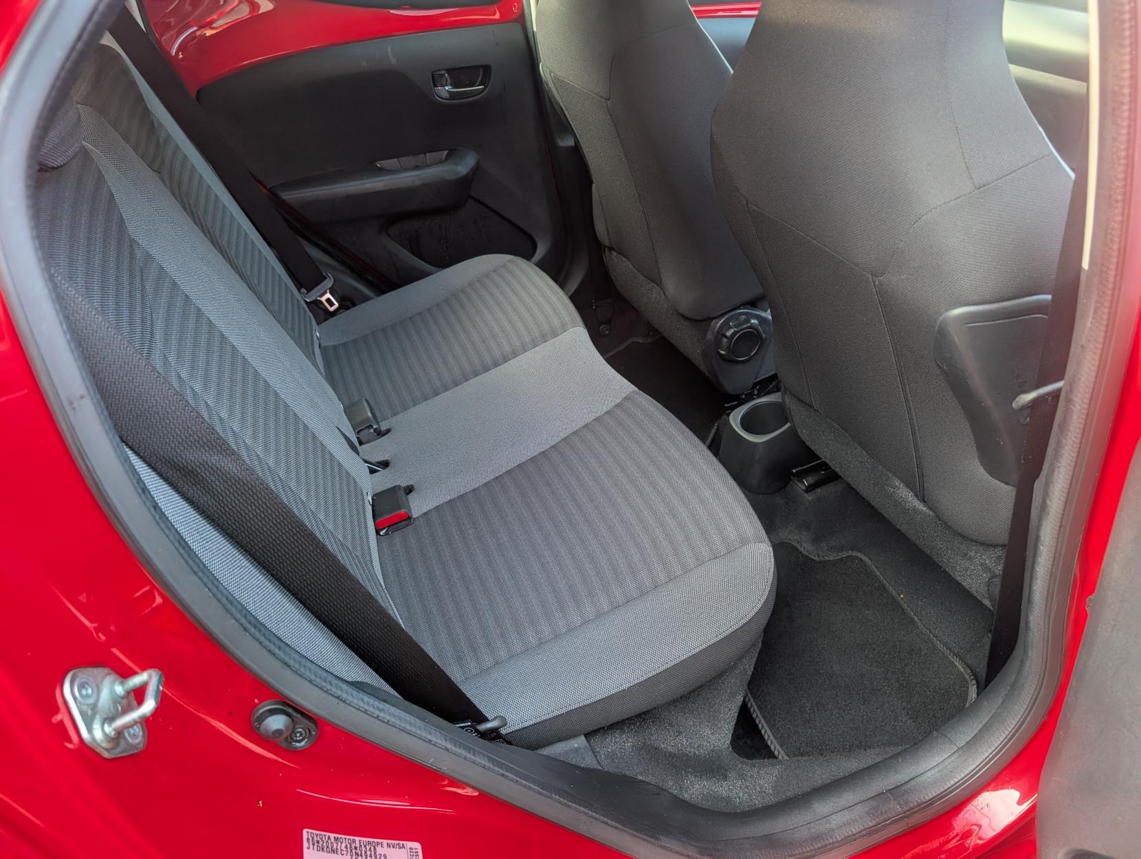 Toyota AYGO 1.0 VVT-i x-play Hatchback 5dr Petrol Manual Euro 6 (71 ps)