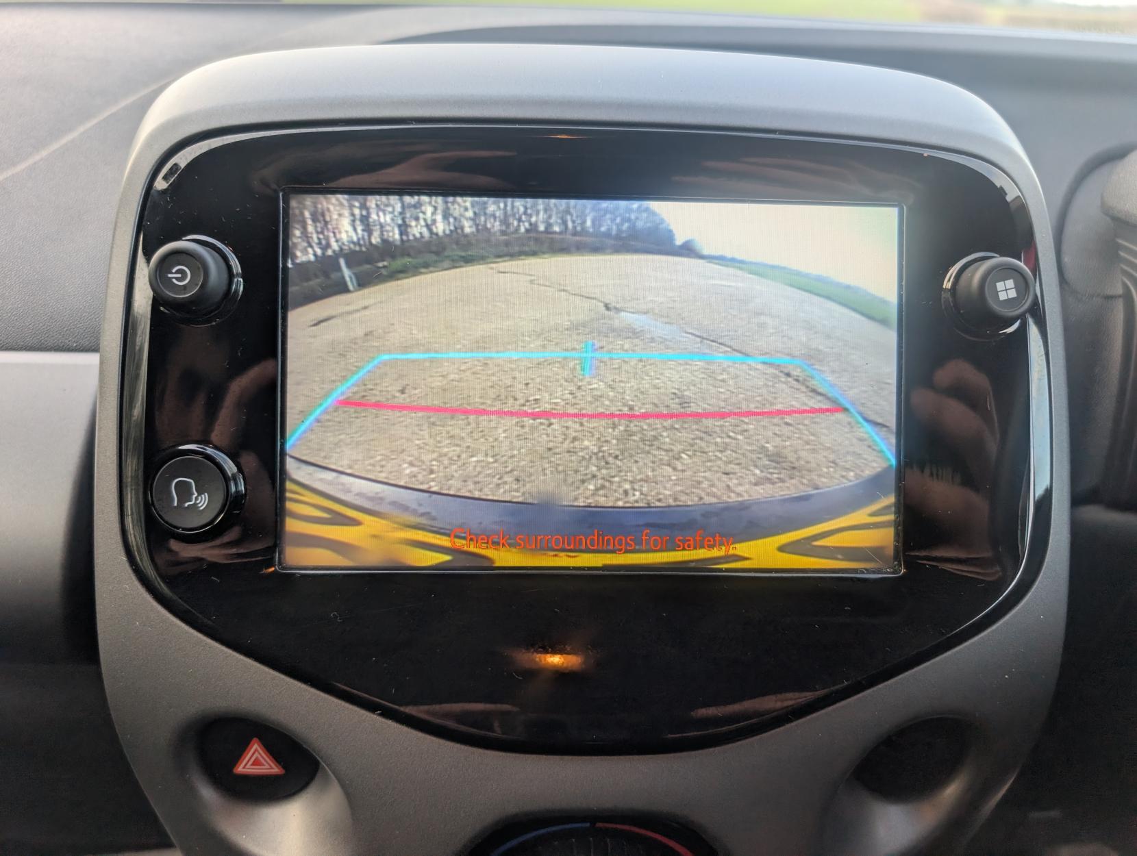 Toyota AYGO 1.0 VVT-i x-play Hatchback 5dr Petrol Manual Euro 6 (71 ps)