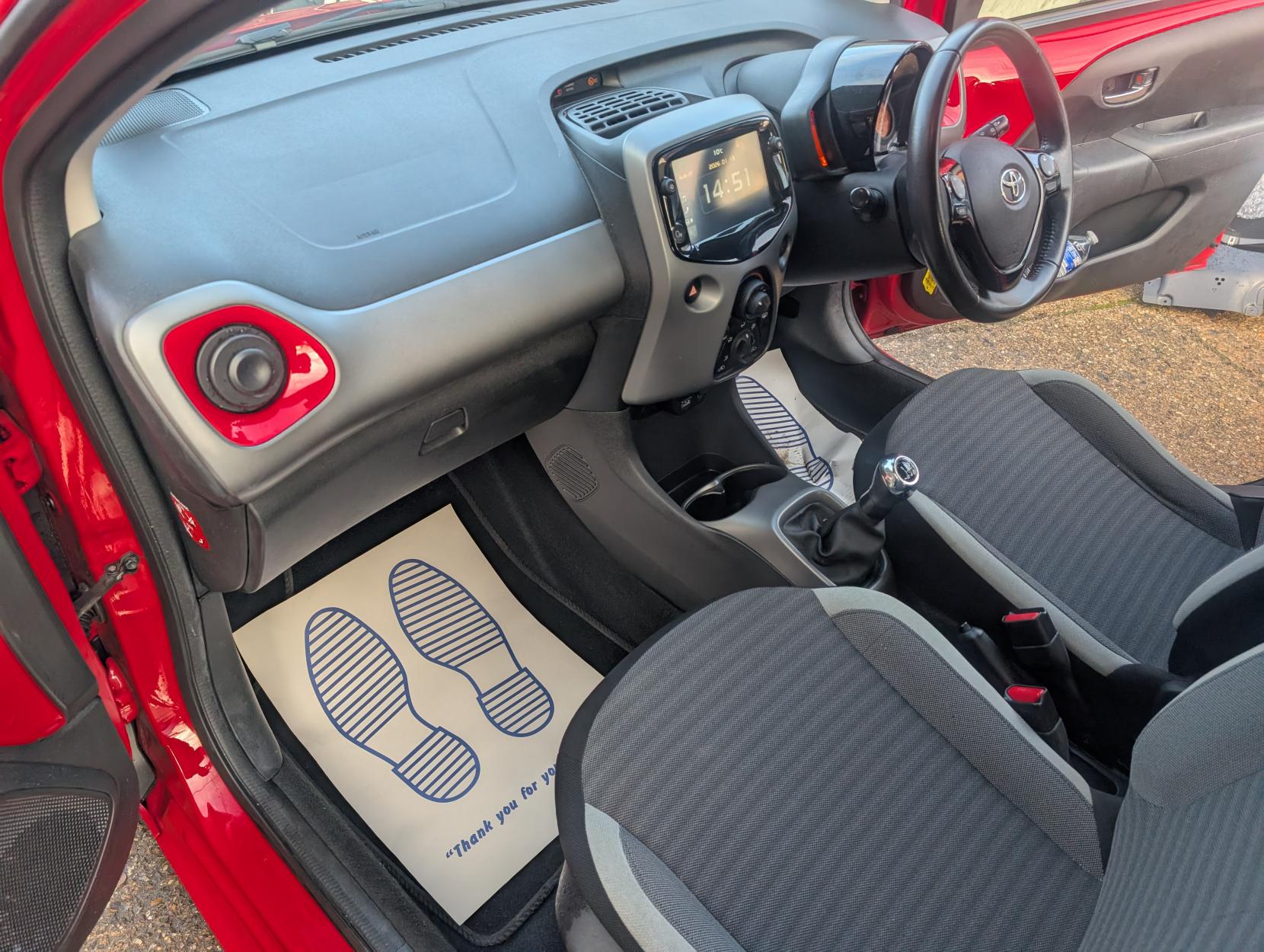 Toyota AYGO 1.0 VVT-i x-play Hatchback 5dr Petrol Manual Euro 6 (71 ps)