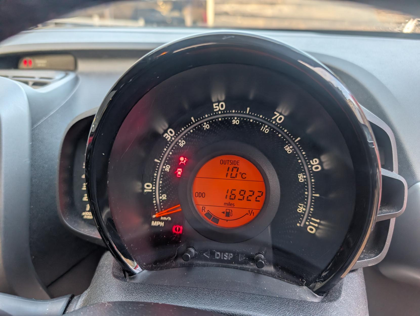 Toyota AYGO 1.0 VVT-i x-play Hatchback 5dr Petrol Manual Euro 6 (71 ps)