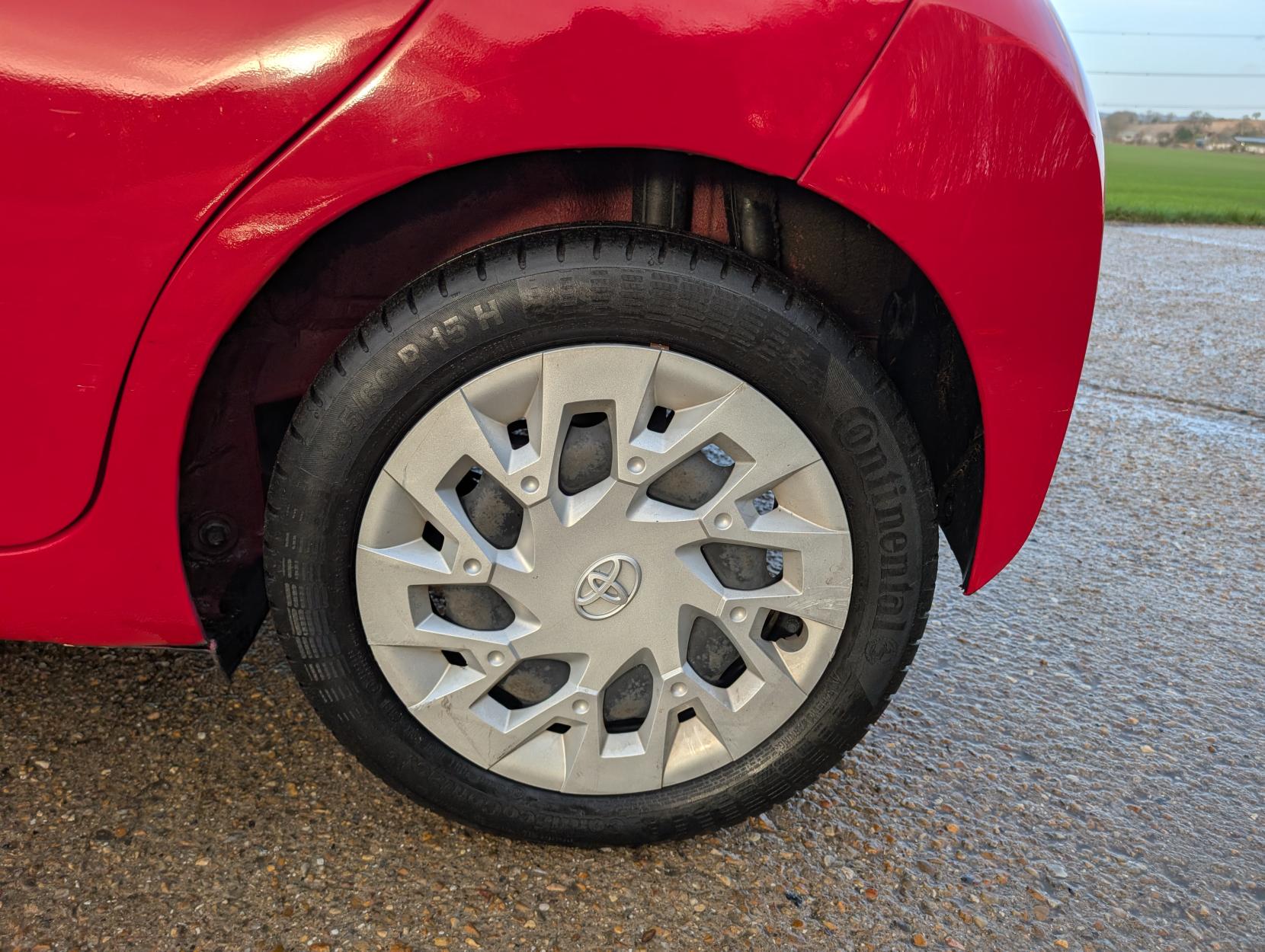 Toyota AYGO 1.0 VVT-i x-play Hatchback 5dr Petrol Manual Euro 6 (71 ps)