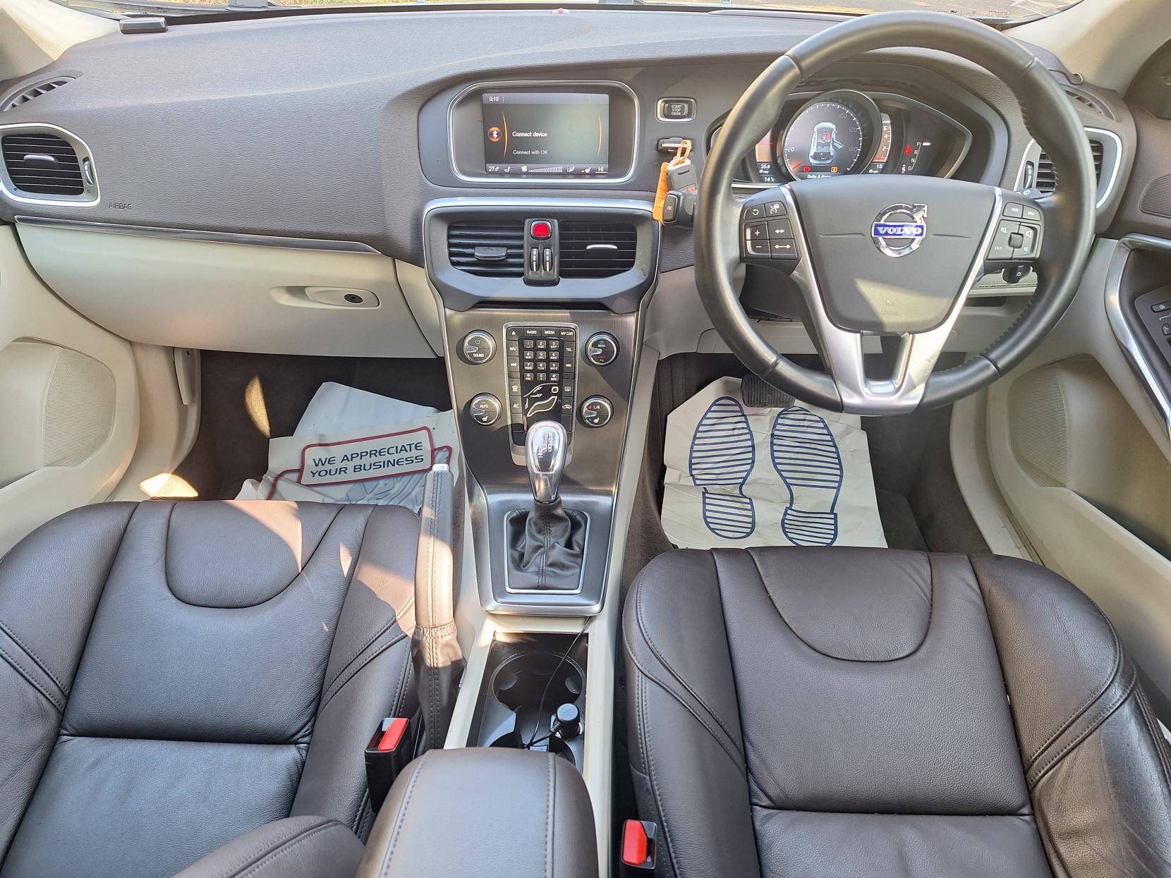 Volvo V40 1.6 SE Lux Nav Hatchback (2012 - 2016)