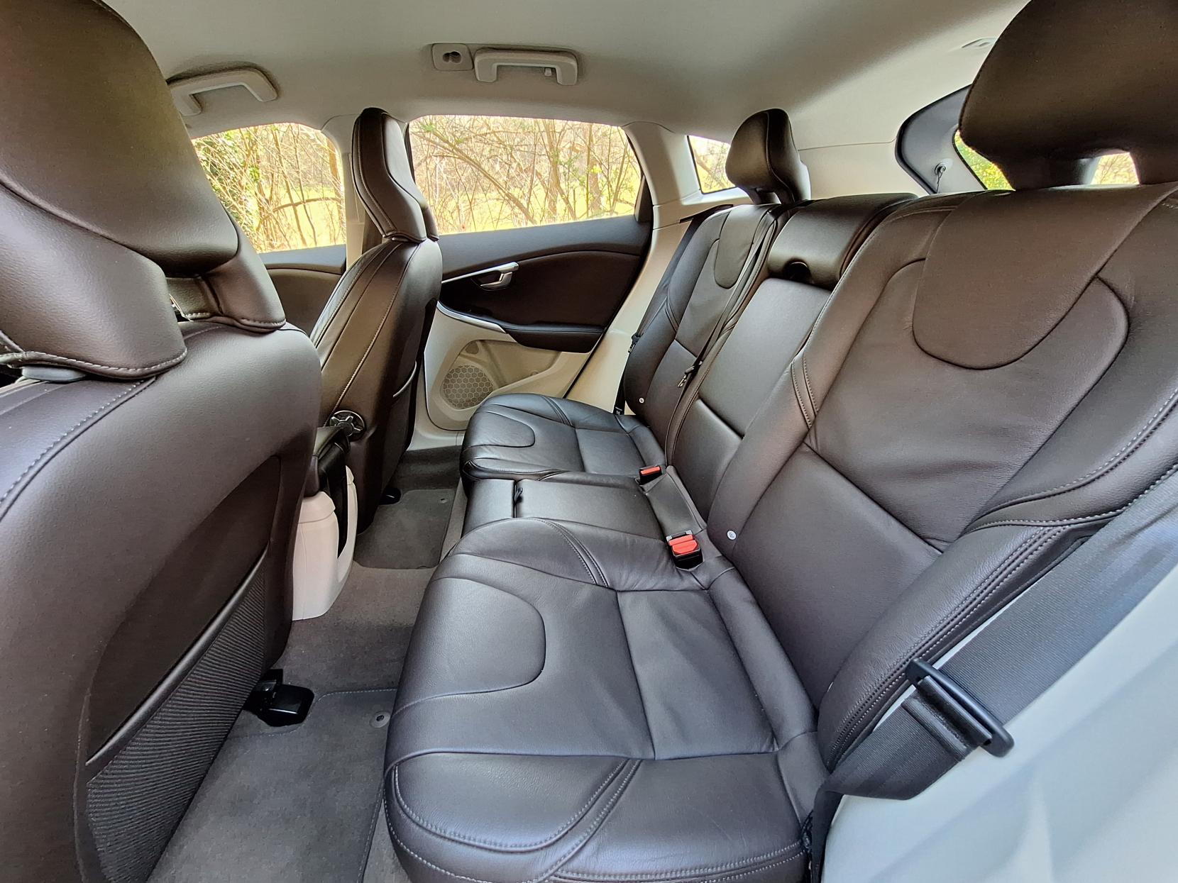 Volvo V40 1.6 SE Lux Nav Hatchback (2012 - 2016)