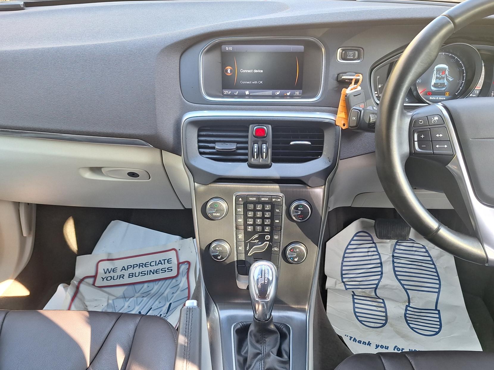 Volvo V40 1.6 SE Lux Nav Hatchback (2012 - 2016)