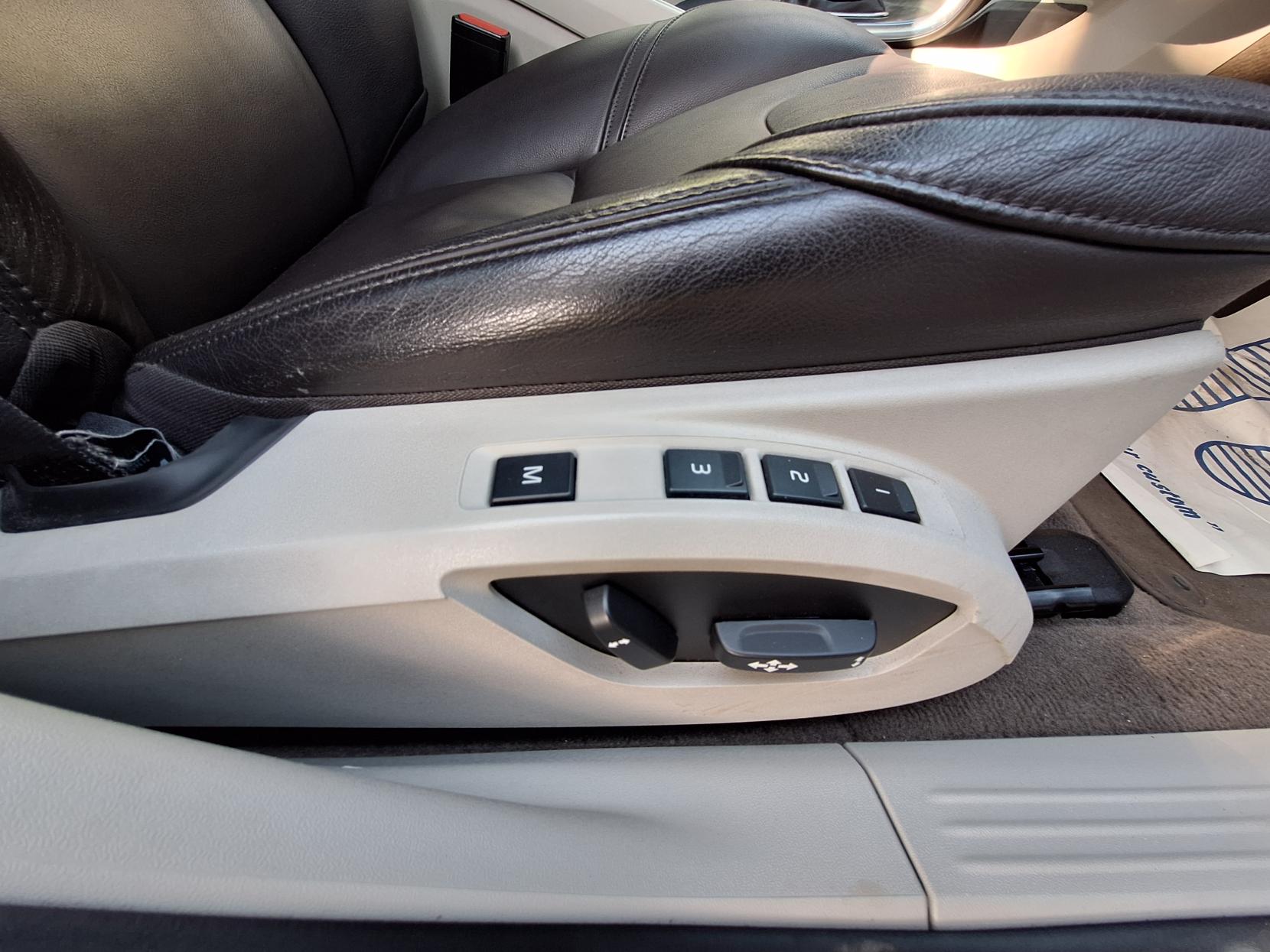 Volvo V40 1.6 SE Lux Nav Hatchback (2012 - 2016)