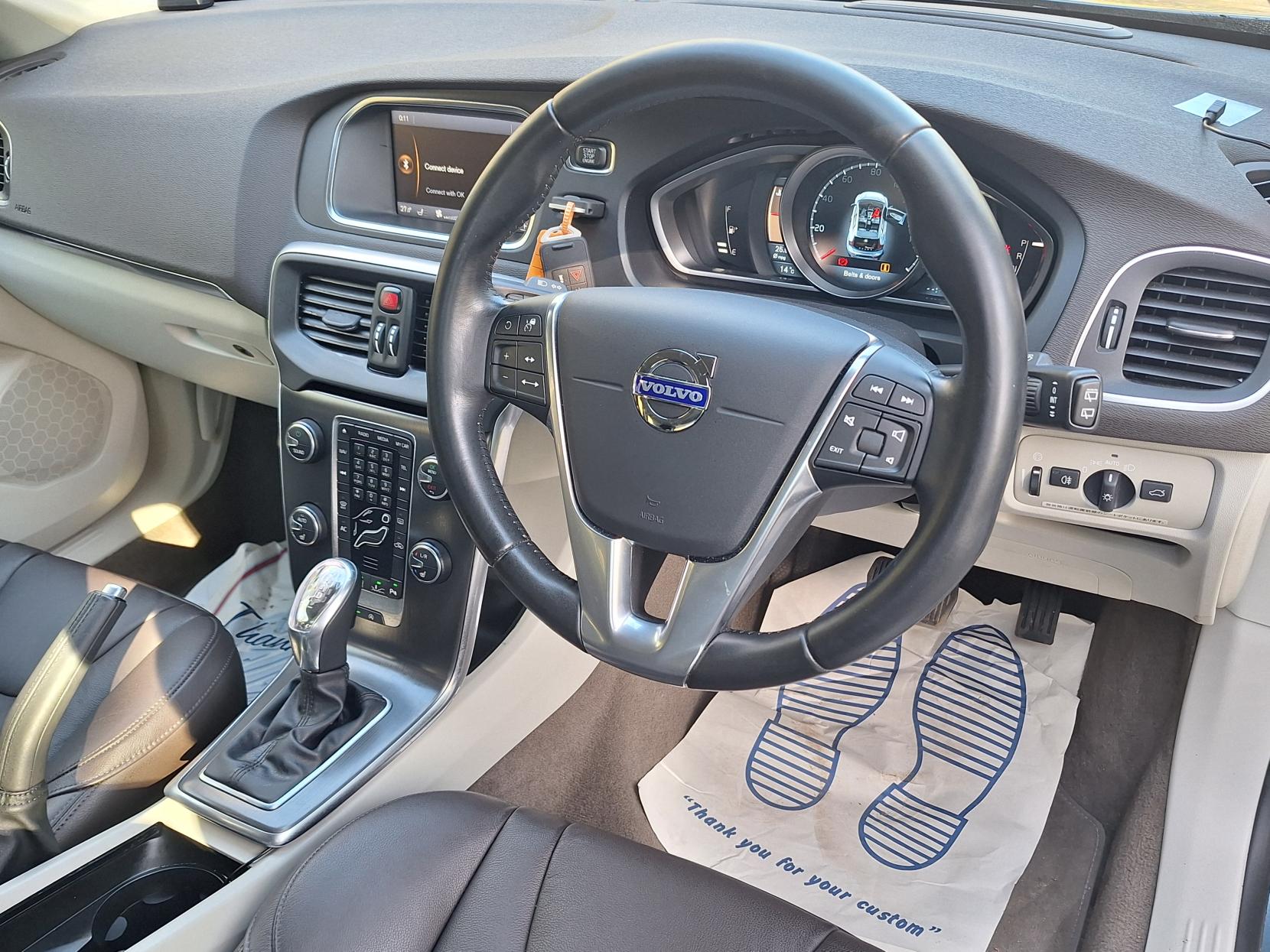 Volvo V40 1.6 SE Lux Nav Hatchback (2012 - 2016)