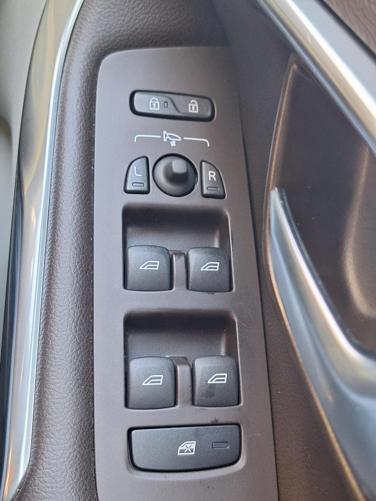 Volvo V40 1.6 SE Lux Nav Hatchback (2012 - 2016)