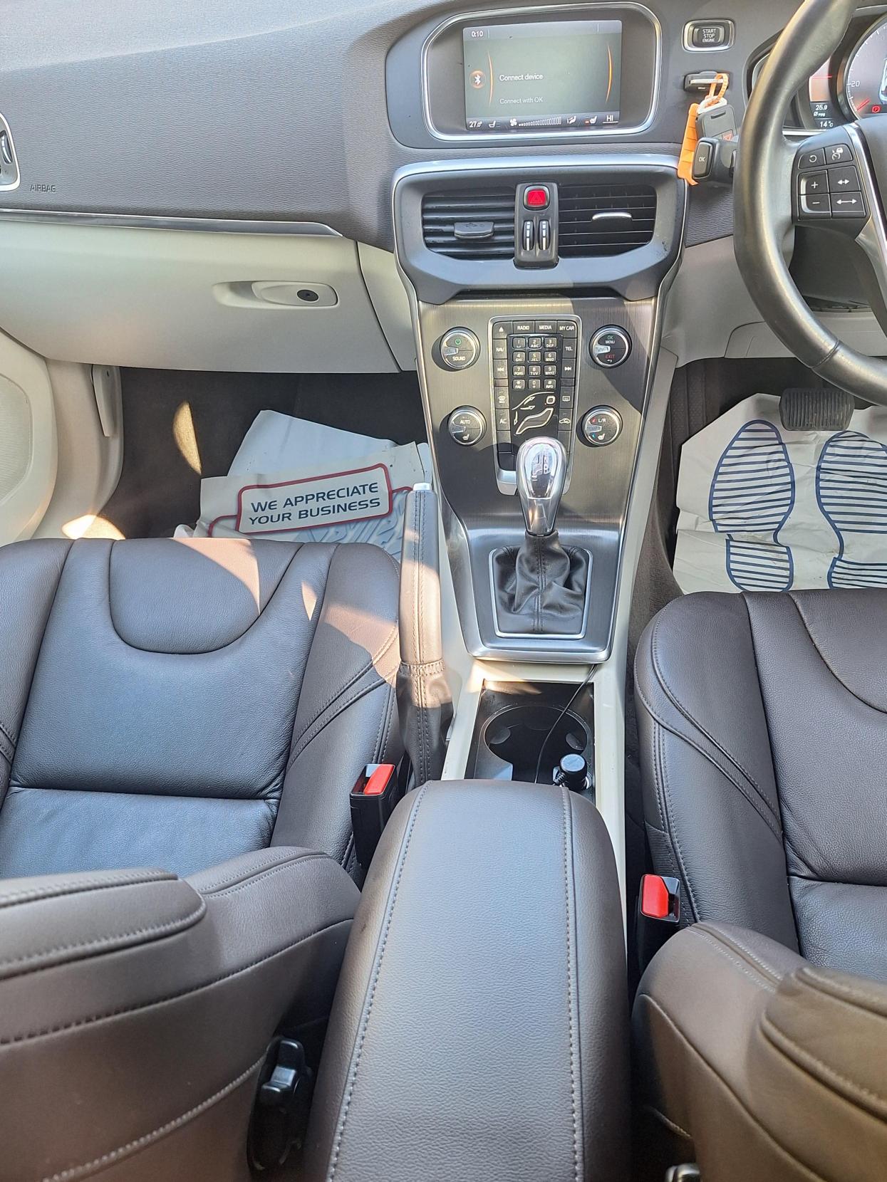 Volvo V40 1.6 SE Lux Nav Hatchback (2012 - 2016)