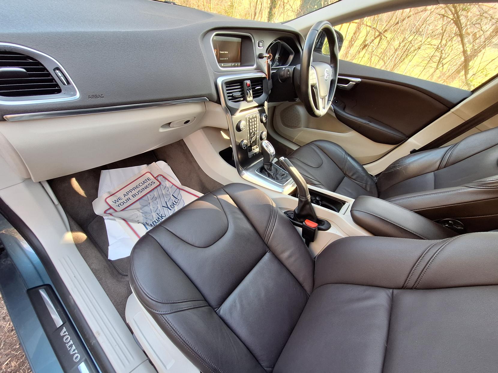 Volvo V40 1.6 SE Lux Nav Hatchback (2012 - 2016)