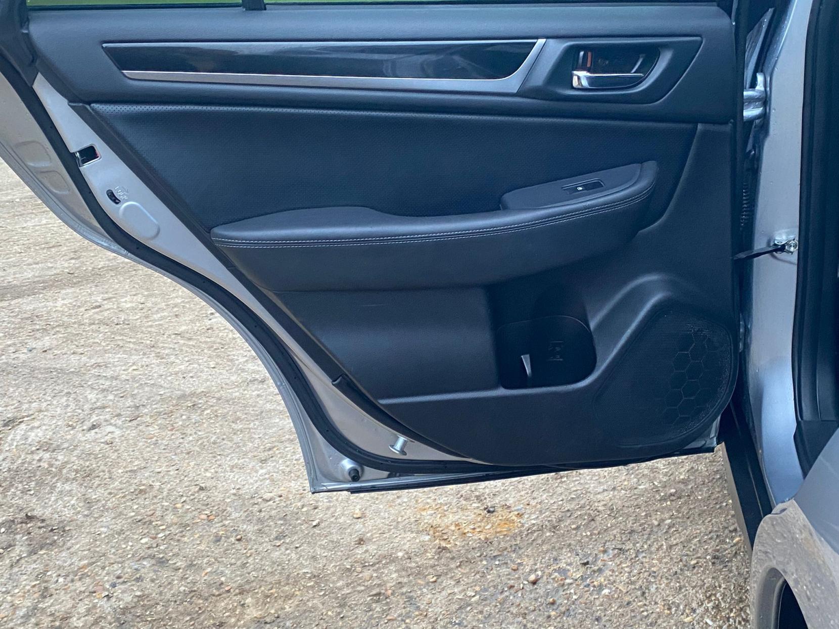 Subaru Outback 2.0D SE Premium Estate 5dr Diesel Lineartronic 4WD Euro 6 (150 ps)