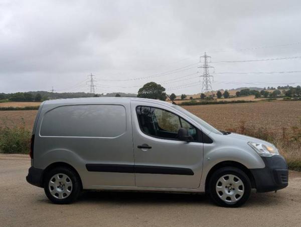 Peugeot Partner 1.6 BlueHDi 651 Professional Panel Van 5dr Diesel Manual L1 (112 g/km, 73.97 bhp)