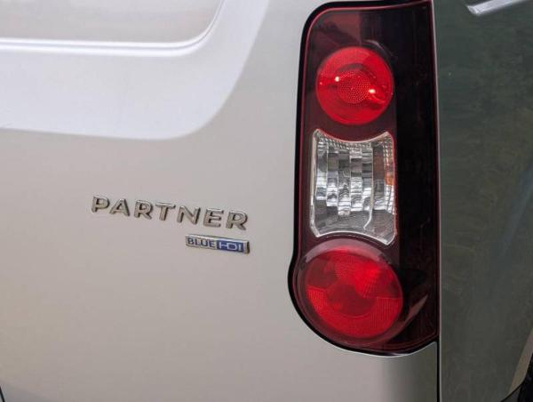 Peugeot Partner 1.6 BlueHDi 651 Professional Panel Van 5dr Diesel Manual L1 (112 g/km, 73.97 bhp)