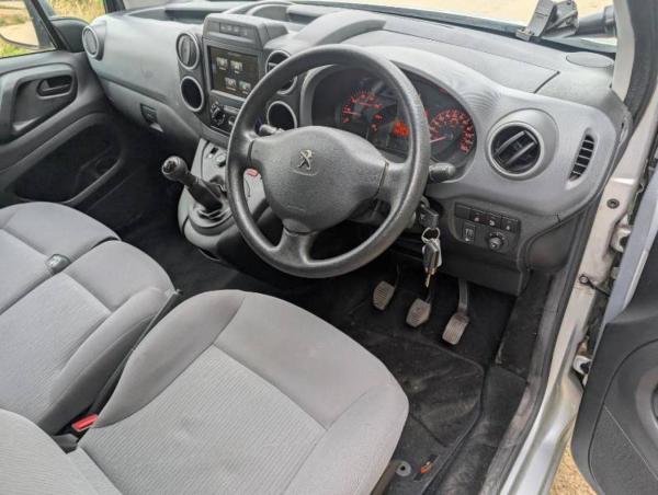 Peugeot Partner 1.6 BlueHDi 651 Professional Panel Van 5dr Diesel Manual L1 (112 g/km, 73.97 bhp)