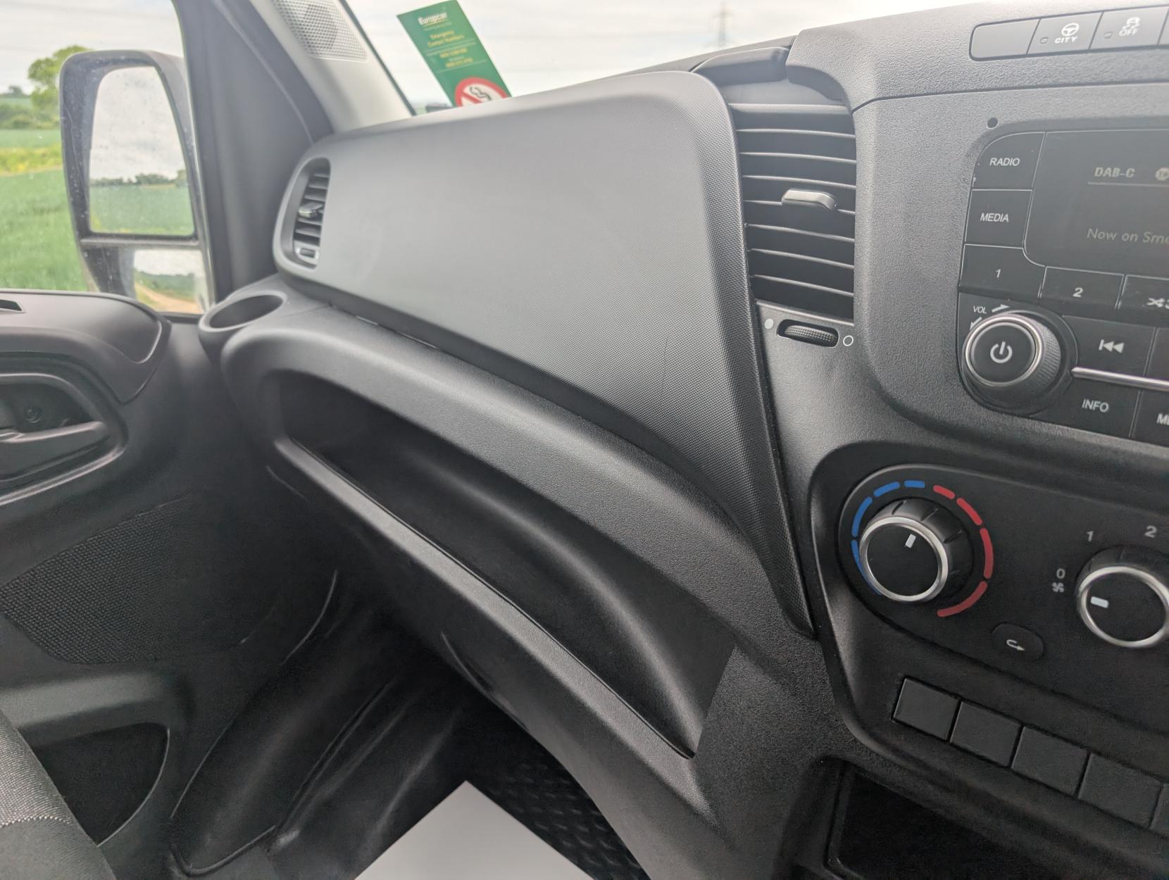 Iveco Daily 2.3D HPI 14V 35S 3520 Panel Van 5dr Diesel Manual MWB High Roof Euro 6 (s/s) (136 ps)