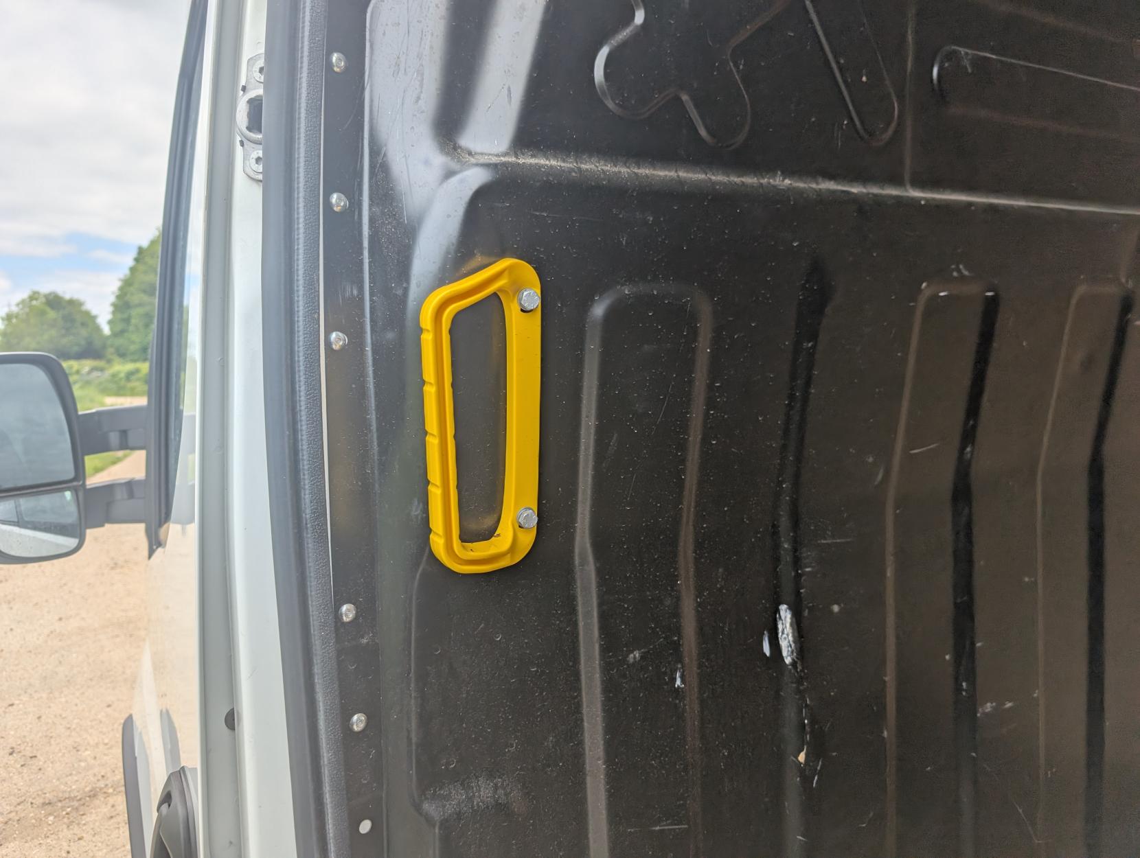 Iveco Daily 2.3D HPI 14V 35S 3520 Panel Van 5dr Diesel Manual MWB High Roof Euro 6 (s/s) (136 ps)