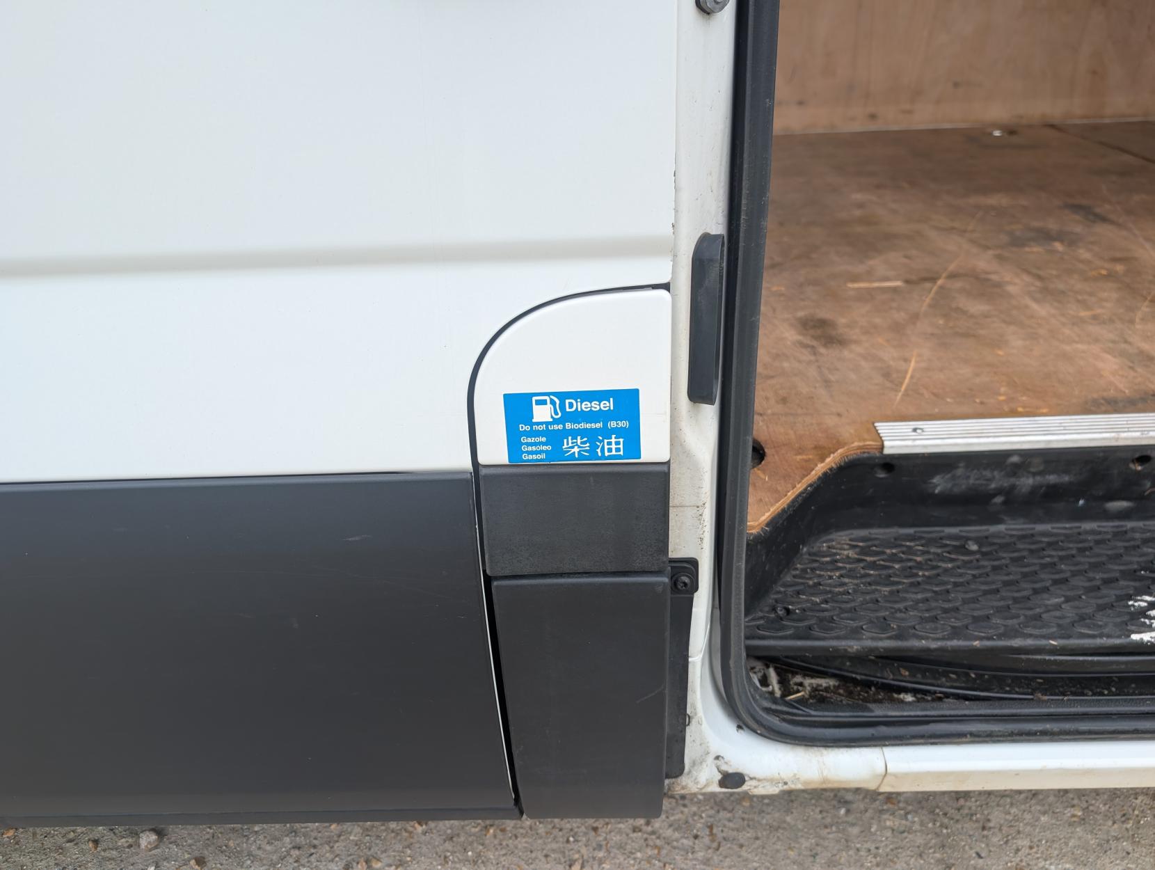 Iveco Daily 2.3D HPI 14V 35S 3520 Panel Van 5dr Diesel Manual MWB High Roof Euro 6 (s/s) (136 ps)