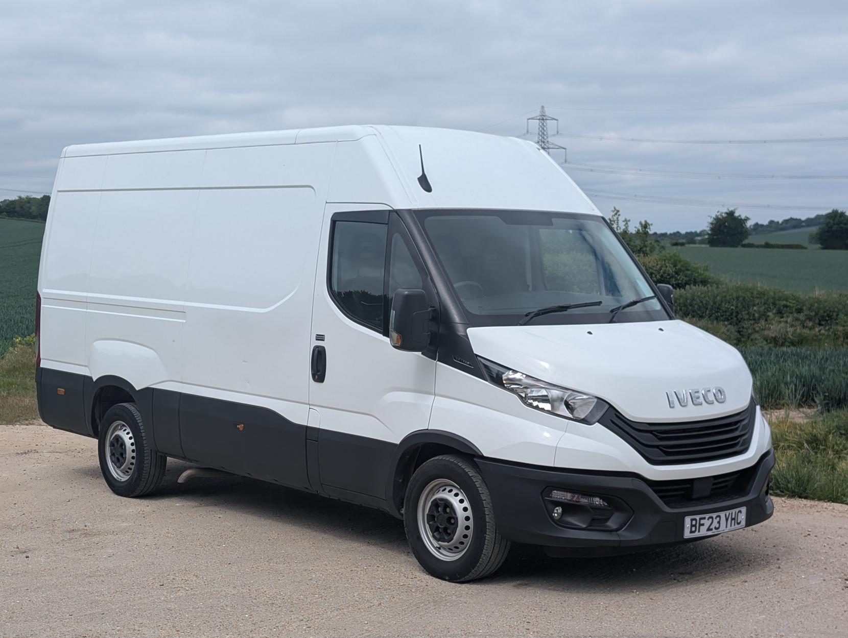 Iveco Daily 2.3D HPI 14V 35S 3520 Panel Van 5dr Diesel Manual MWB High Roof Euro 6 (s/s) (136 ps)