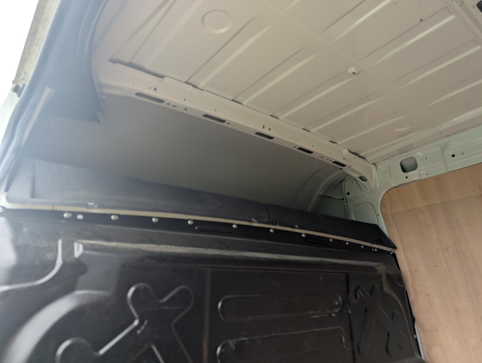 Iveco Daily 2.3D HPI 14V 35S 3520 Panel Van 5dr Diesel Manual MWB High Roof Euro 6 (s/s) (136 ps)