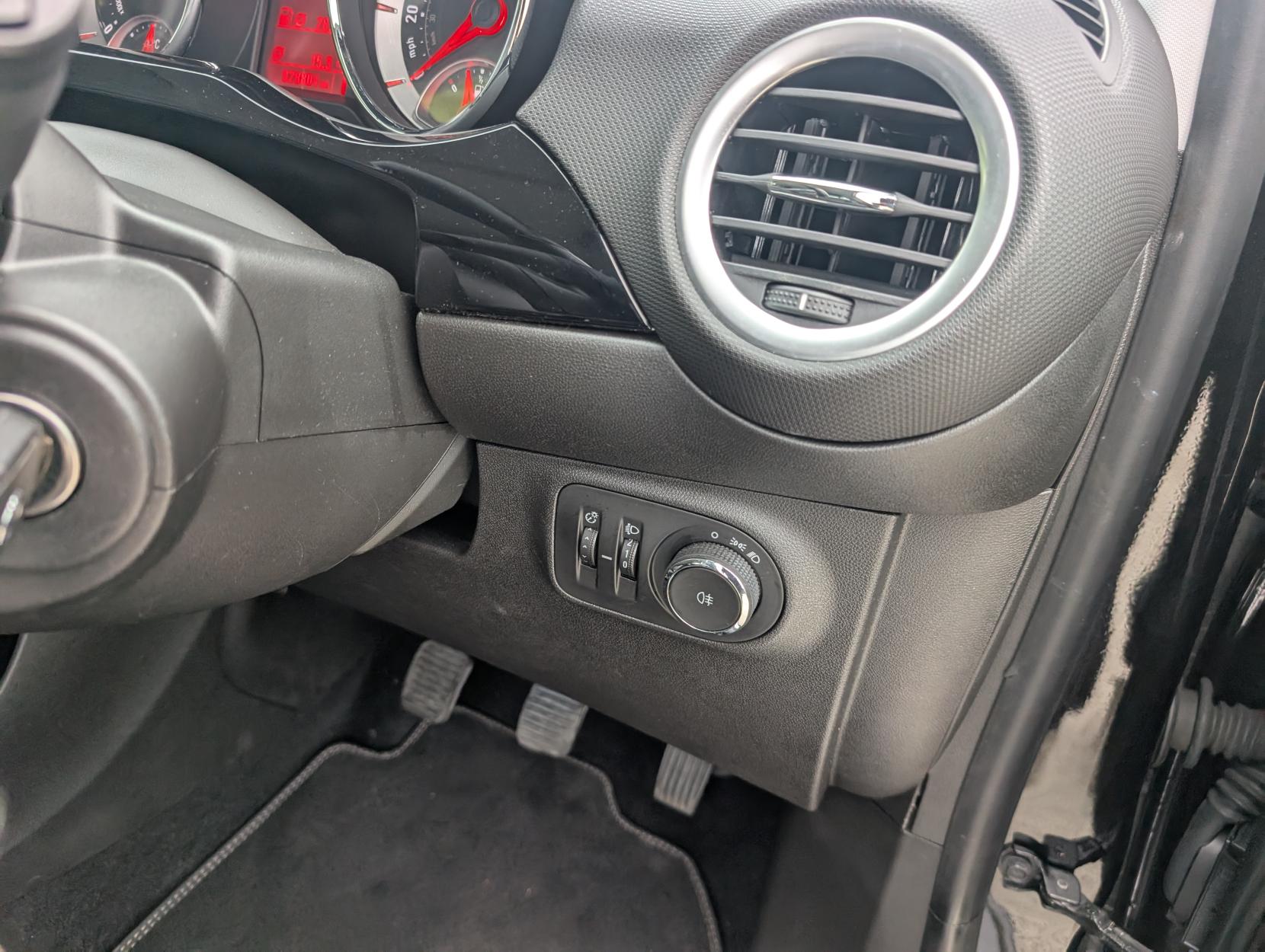 Vauxhall ADAM 1.4i SLAM Hatchback 3dr Petrol Manual Euro 6 (100 ps)
