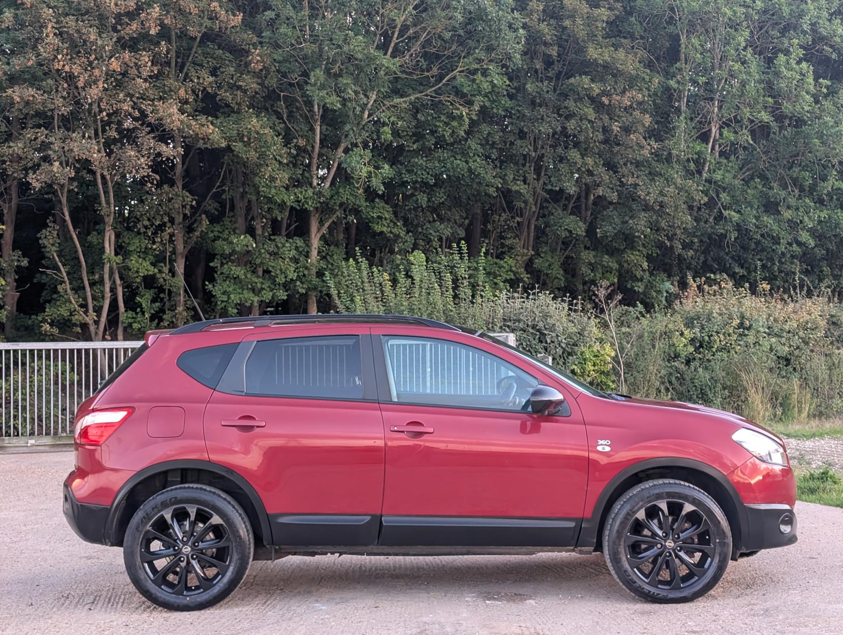 Nissan Qashqai 1.6 dCi 360 SUV 5dr Diesel Manual 2WD Euro 5 (s/s) (130 ps)