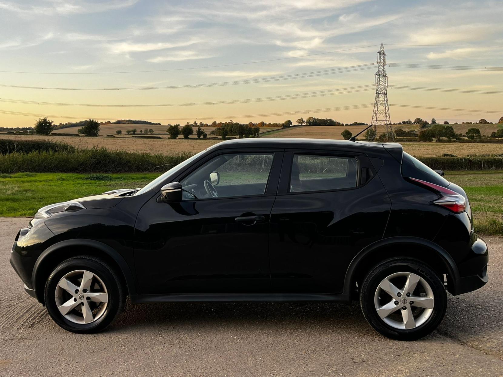 Nissan Juke 1.6 Visia SUV 5dr Petrol Manual Euro 5 (94 ps)