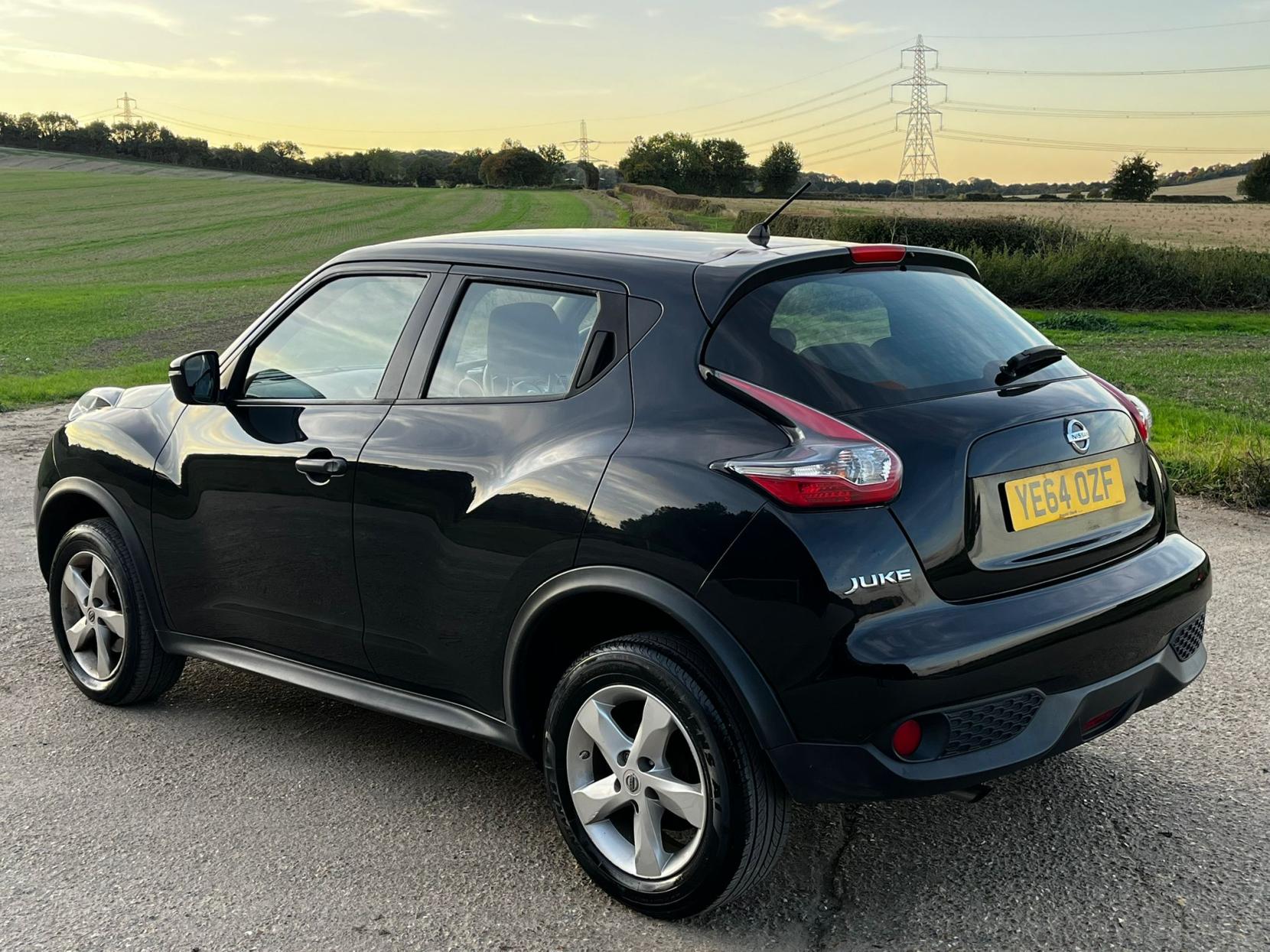 Nissan Juke 1.6 Visia SUV 5dr Petrol Manual Euro 5 (94 ps)