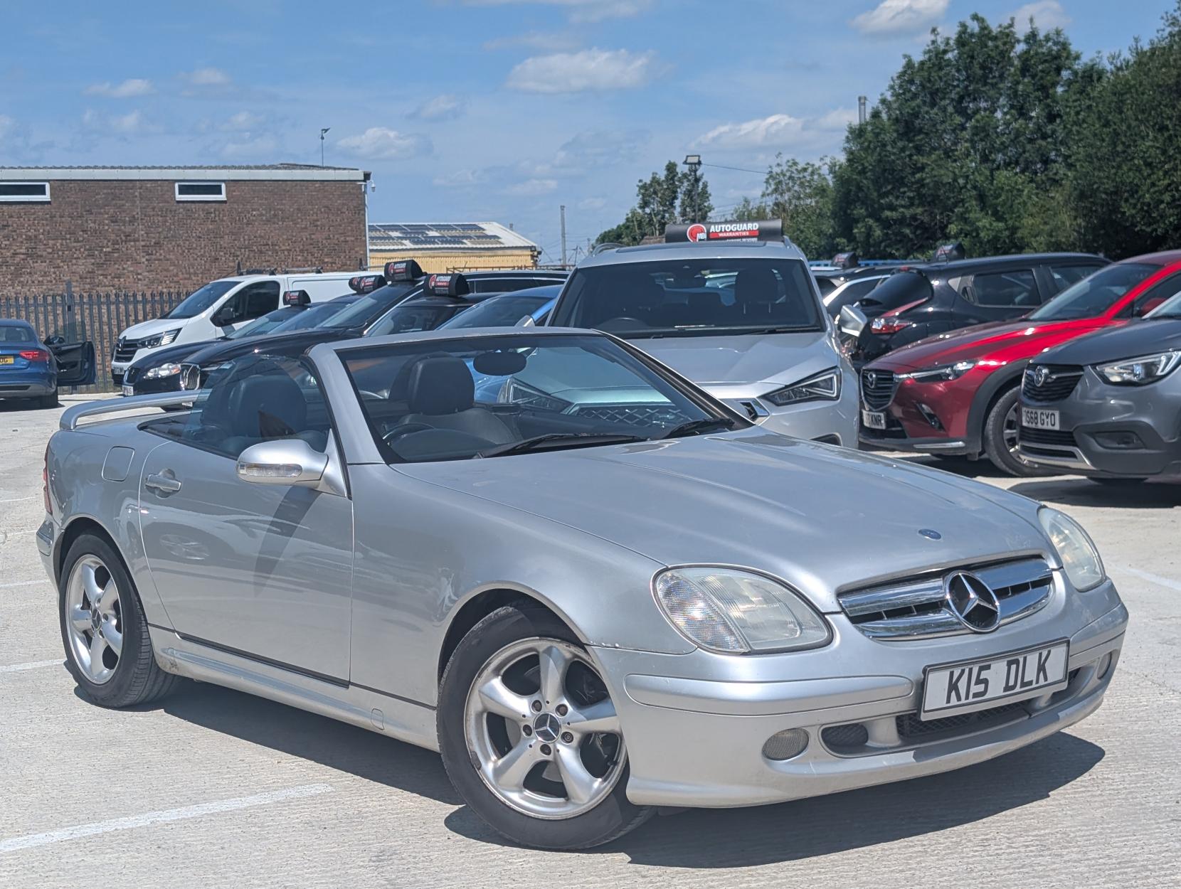 Mercedes-Benz SLK 3.2 SLK320 Convertible 2dr Petrol Automatic (254 g/km, 218 bhp)