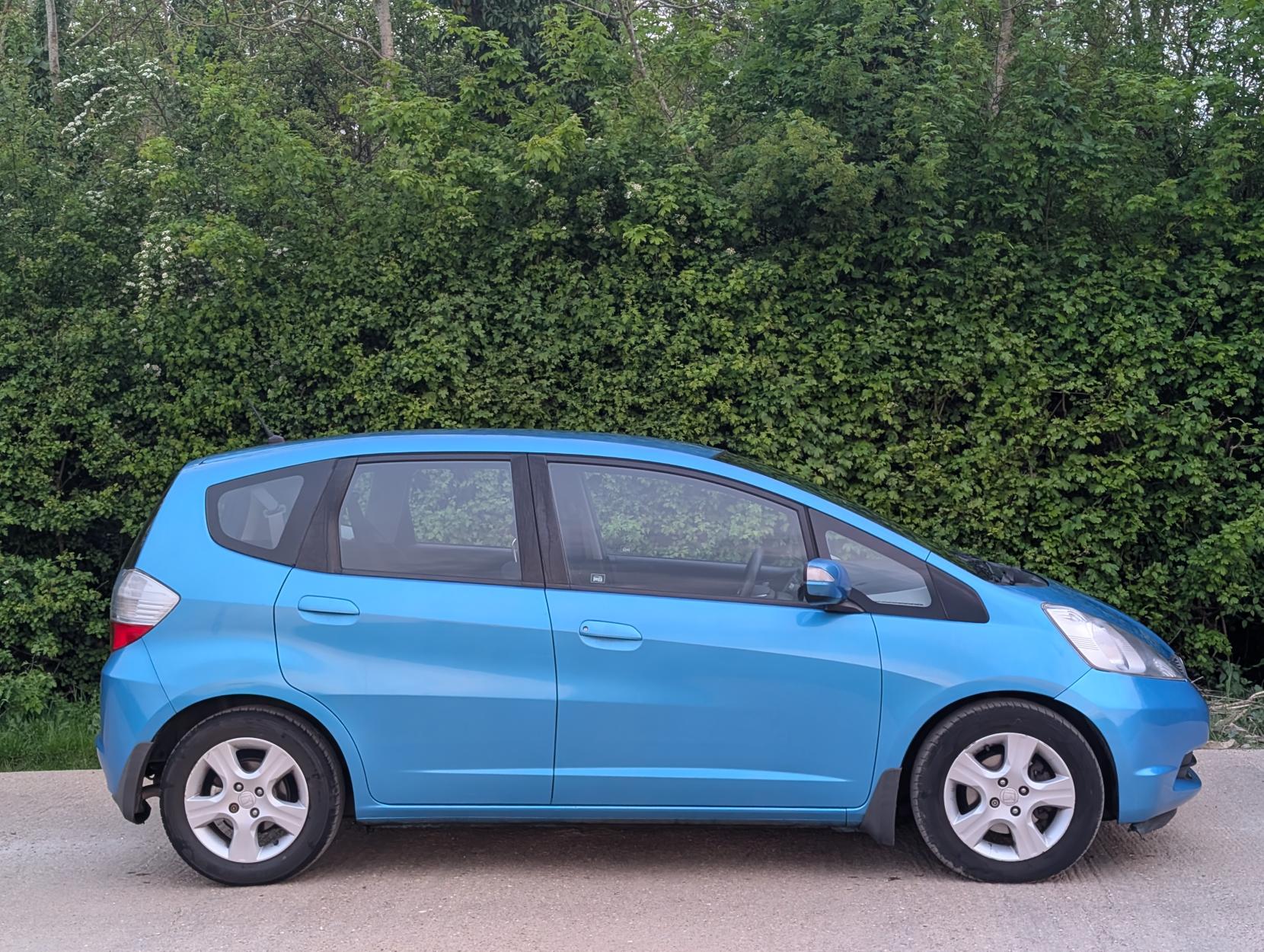 Honda Jazz 1.4 i-VTEC ES Hatchback 5dr Petrol i SHIFT Euro 4 (100 ps)