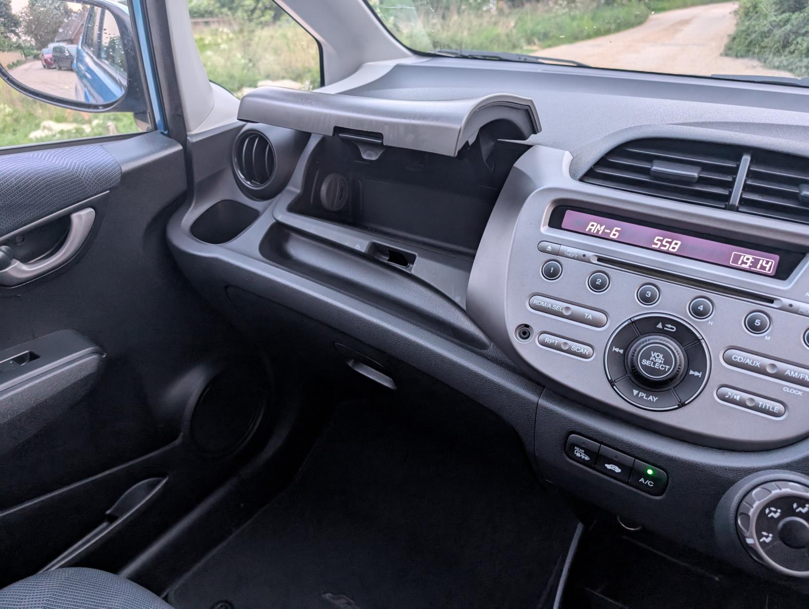 Honda Jazz 1.4 i-VTEC ES Hatchback 5dr Petrol i SHIFT Euro 4 (100 ps)