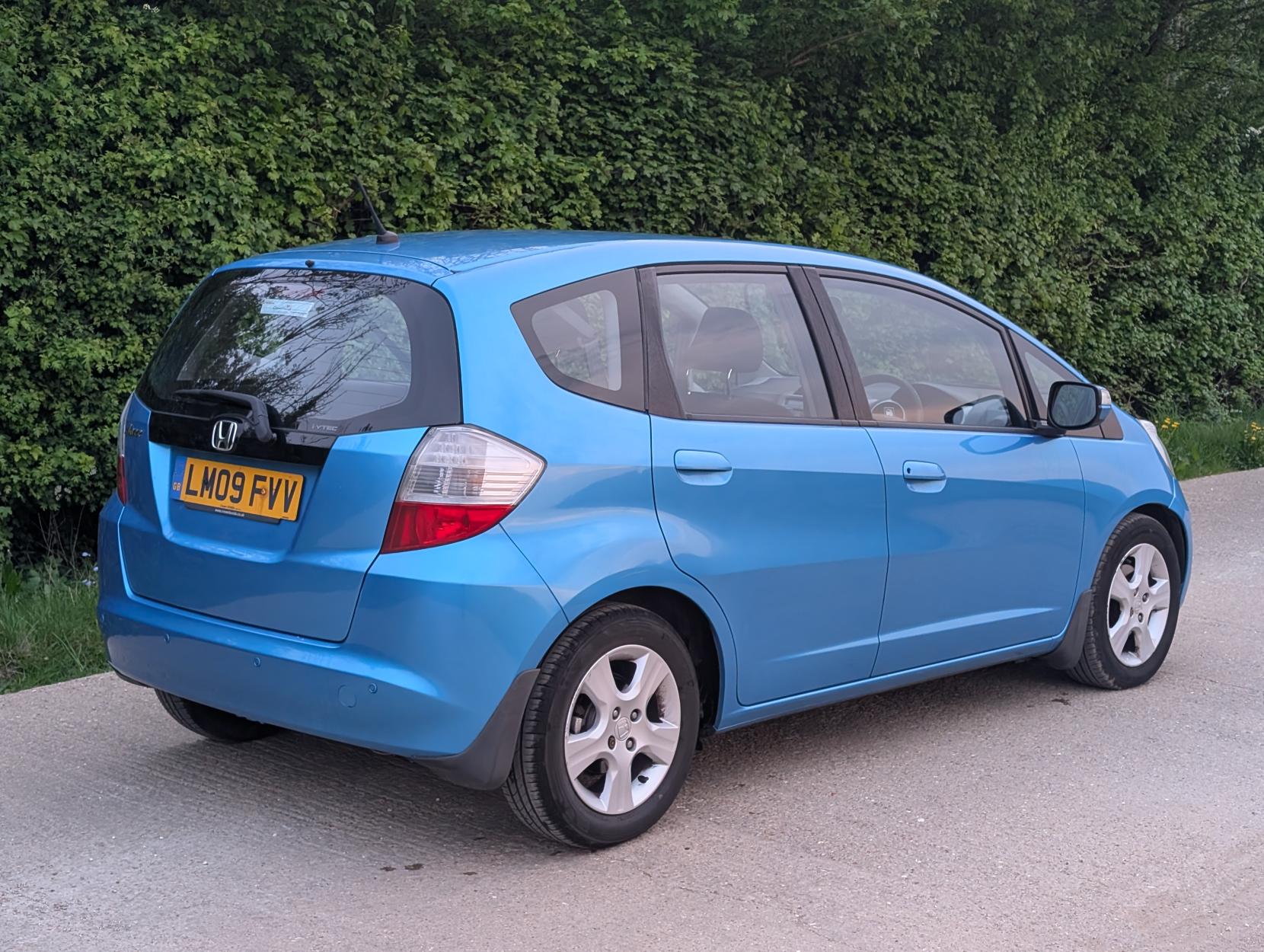 Honda Jazz 1.4 i-VTEC ES Hatchback 5dr Petrol i SHIFT Euro 4 (100 ps)