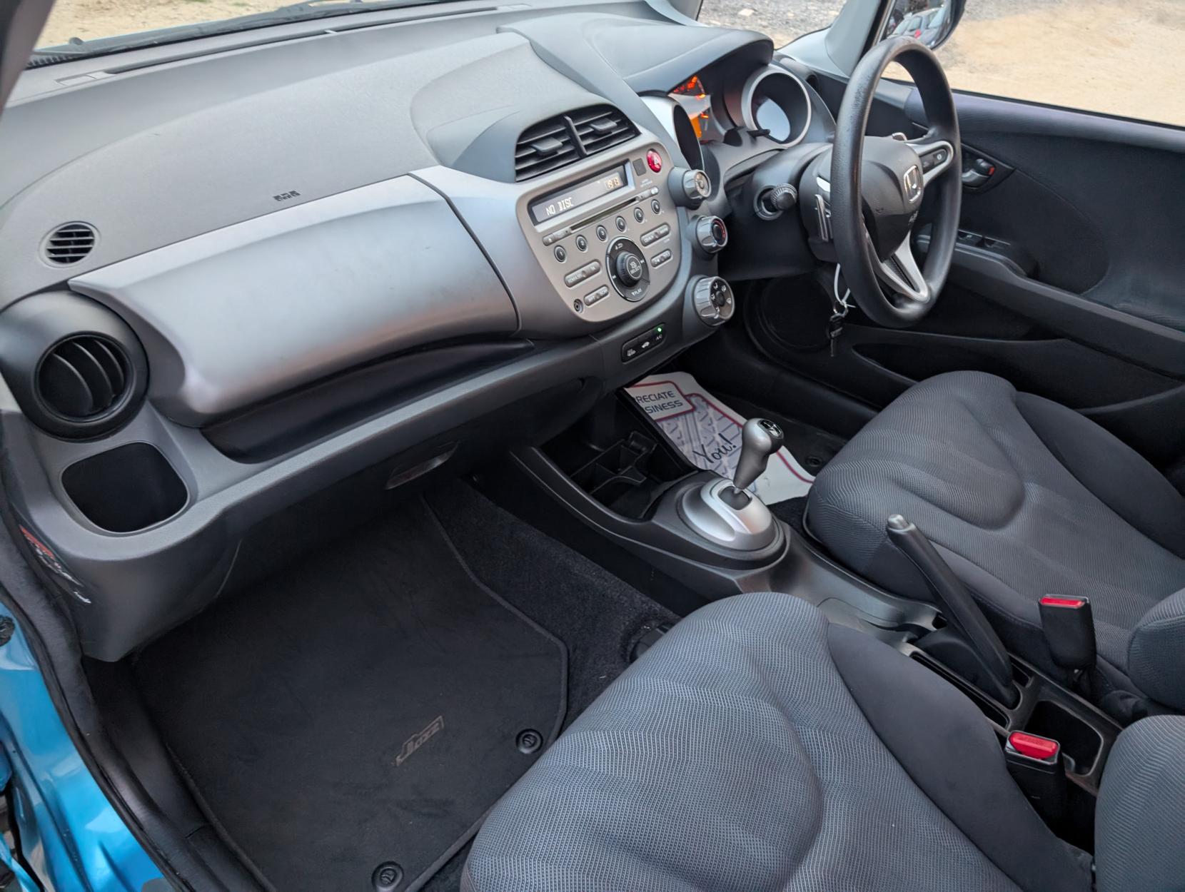 Honda Jazz 1.4 i-VTEC ES Hatchback 5dr Petrol i SHIFT Euro 4 (100 ps)