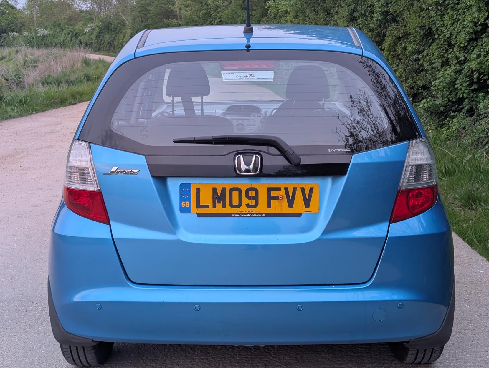 Honda Jazz 1.4 i-VTEC ES Hatchback 5dr Petrol i SHIFT Euro 4 (100 ps)