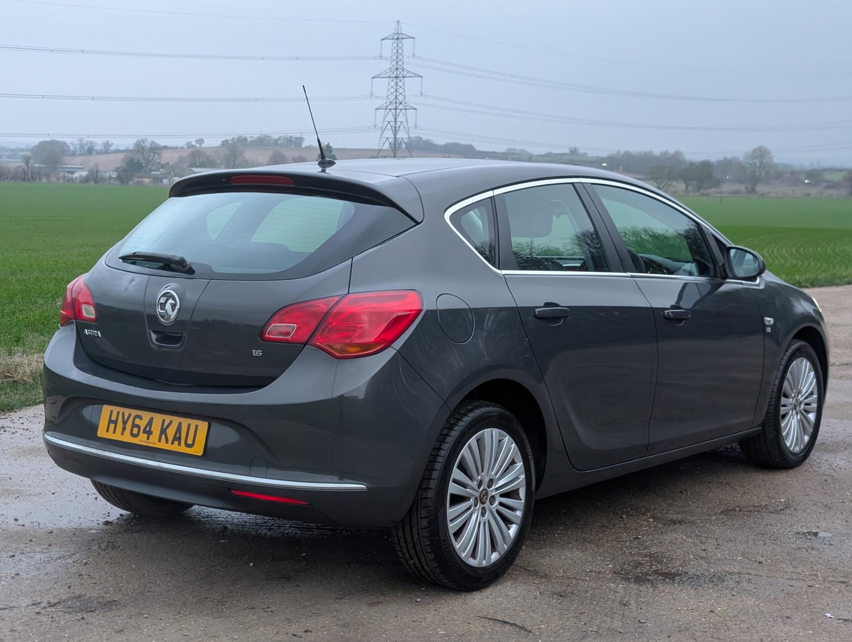 Vauxhall Astra 1.6 16v Excite Hatchback 5dr Petrol Manual Euro 5 (115 ps)