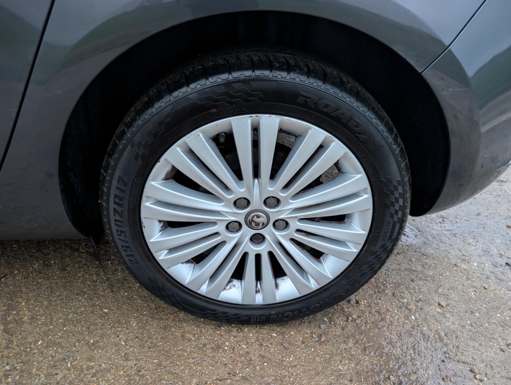 Vauxhall Astra 1.6 16v Excite Hatchback 5dr Petrol Manual Euro 5 (115 ps)